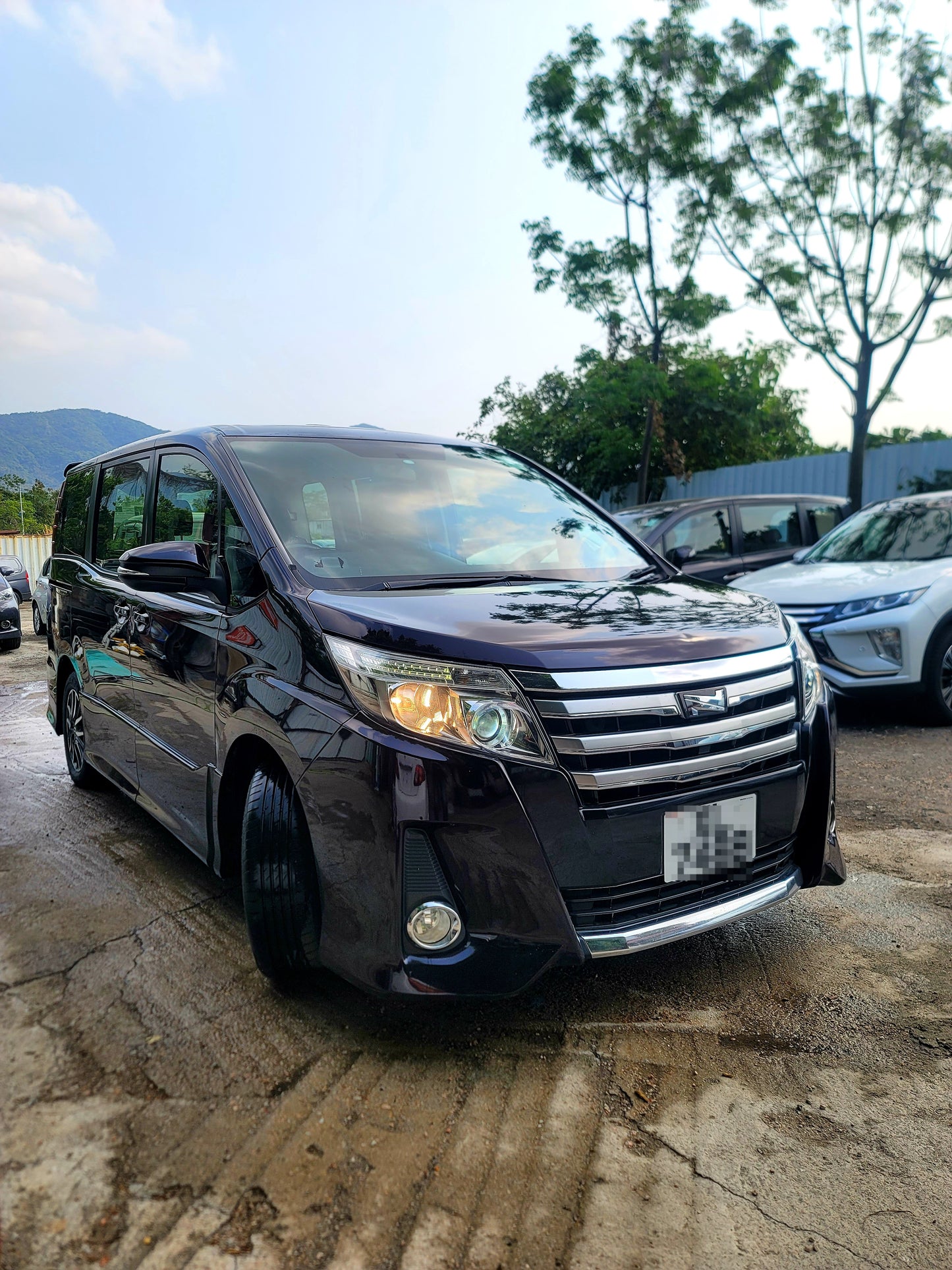2014 TOYOTA NOAH DELUXE 2.0 AT