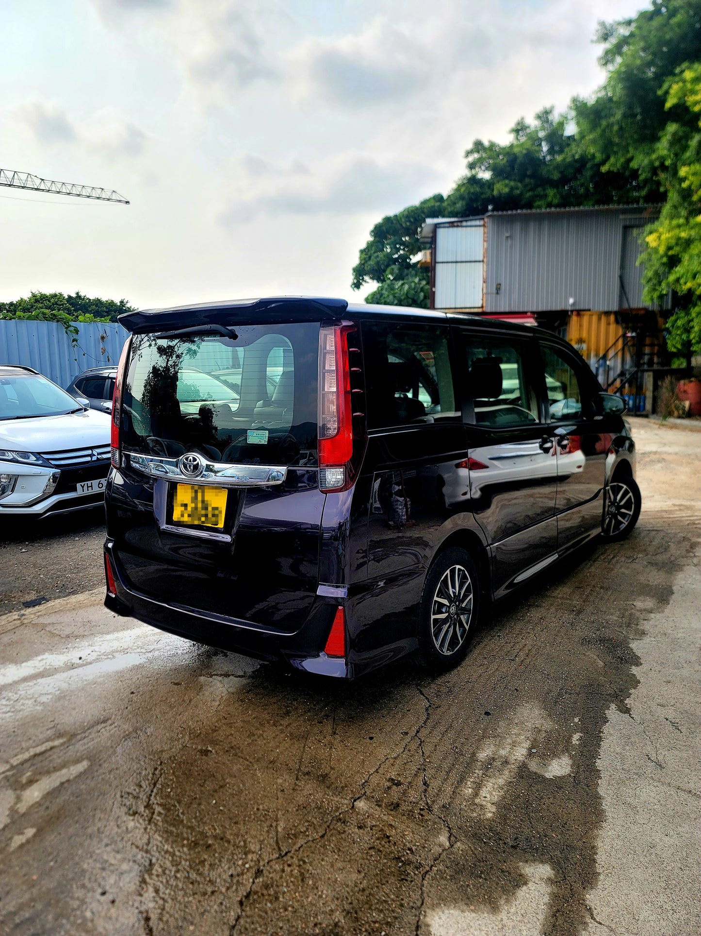 2014 TOYOTA NOAH DELUXE 2.0 AT