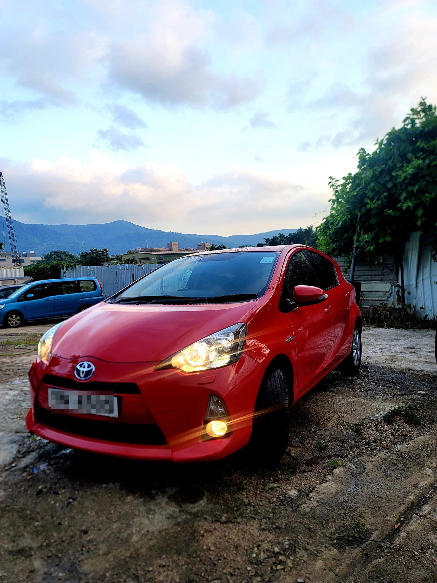 2012/13 TOYOTA PRIUS C (AQUA) 1.5 AT