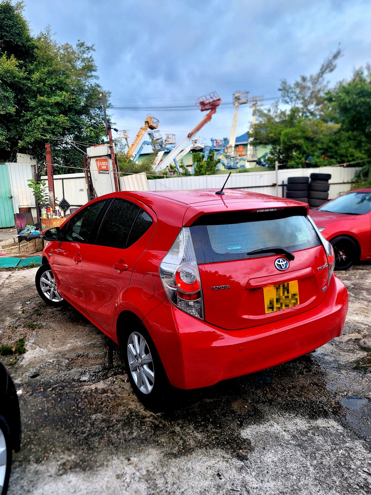 2012/13 TOYOTA PRIUS C (AQUA) 1.5 AT
