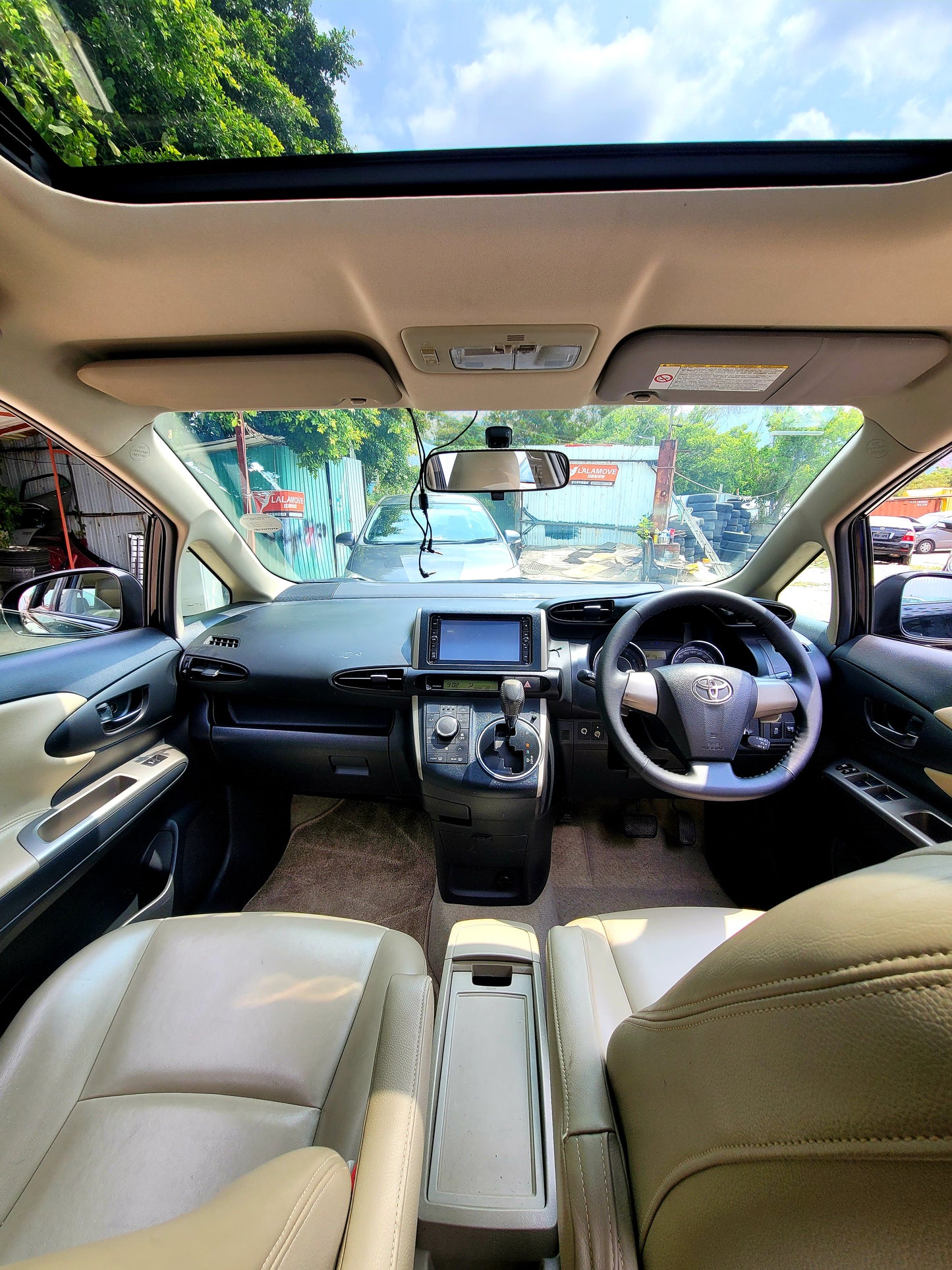 2009 TOYOTA WISH Z DELUXE 2.0 AT