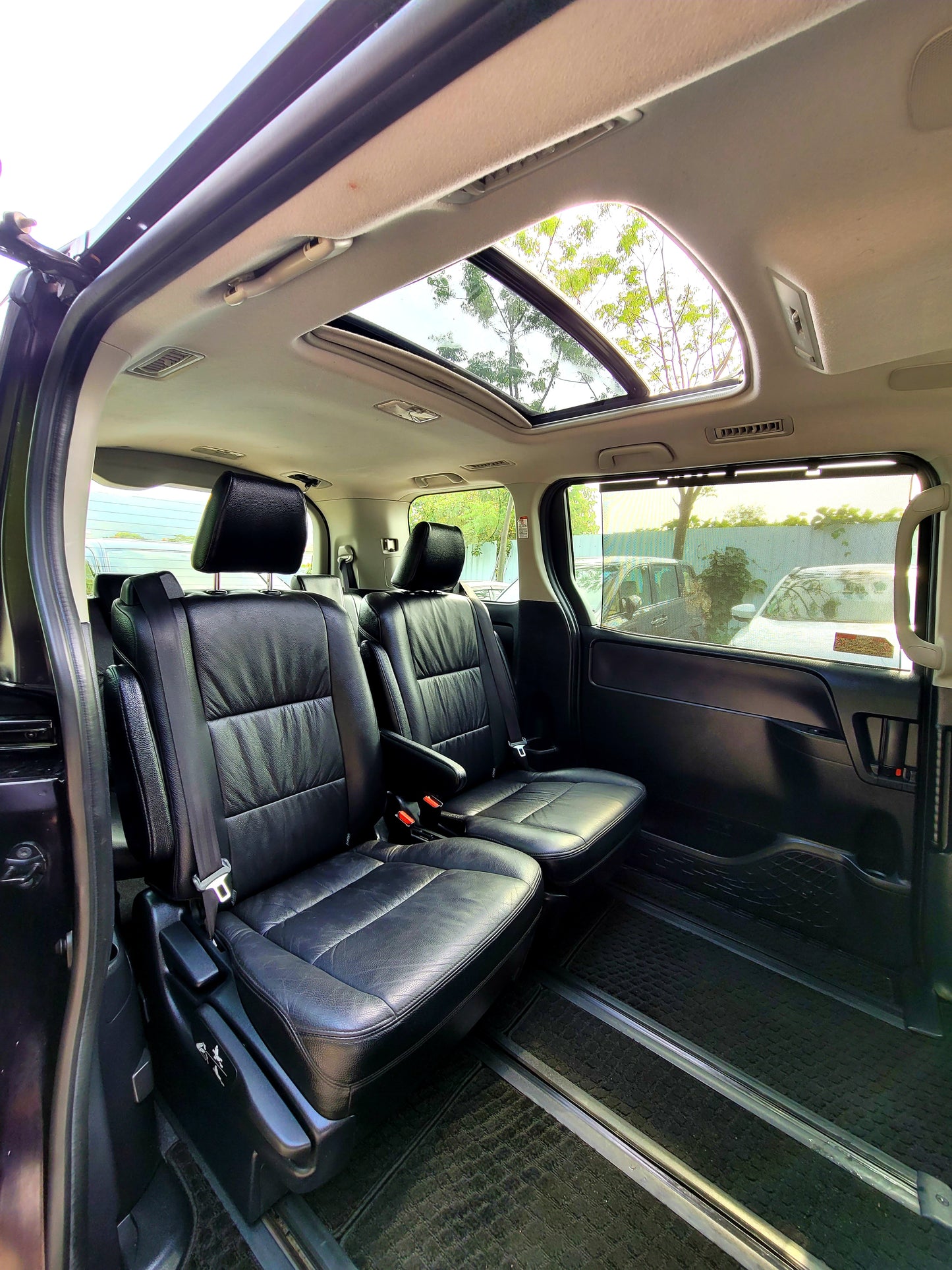2014 TOYOTA NOAH DELUXE 2.0 AT