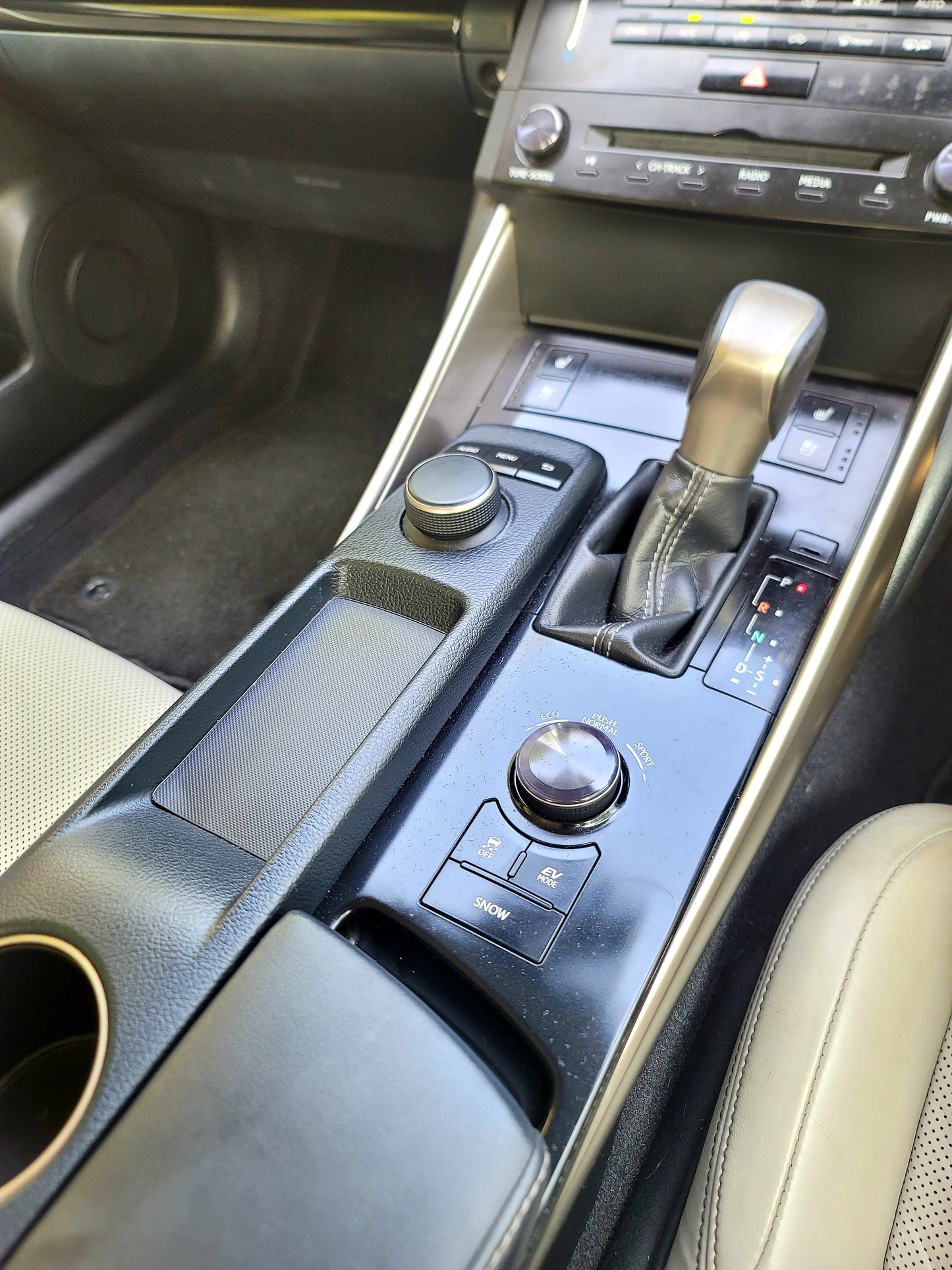 2013 LEXUS IS300h 2.5 AT