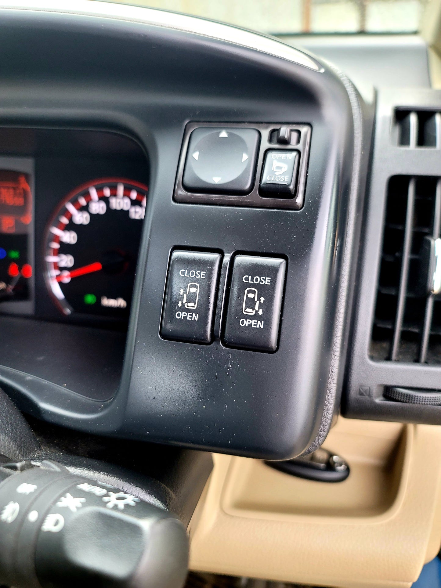 2008 NISSAN SERENA LUXURY C25 2.0 AT