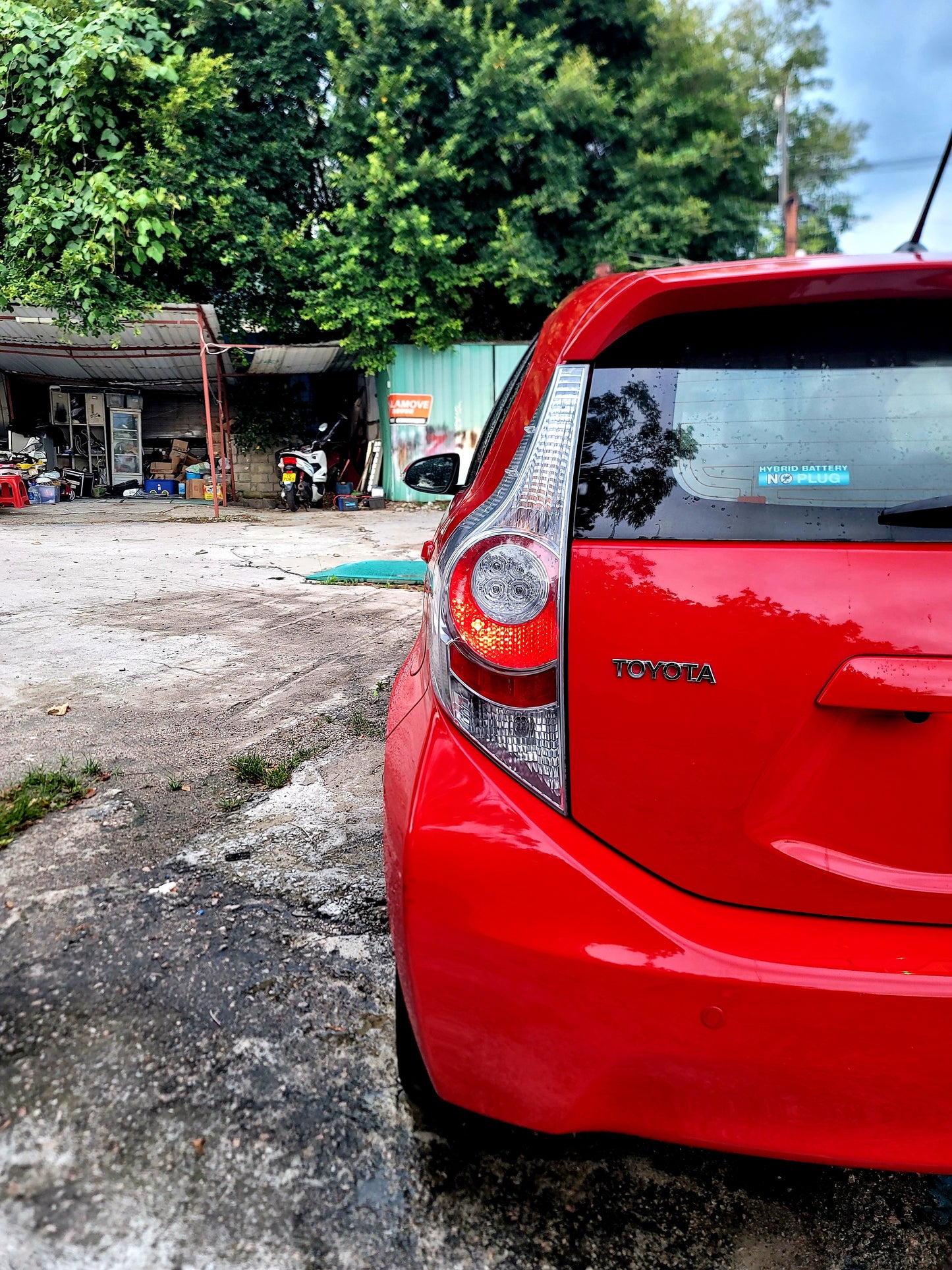 2012/13 TOYOTA PRIUS C (AQUA) 1.5 AT