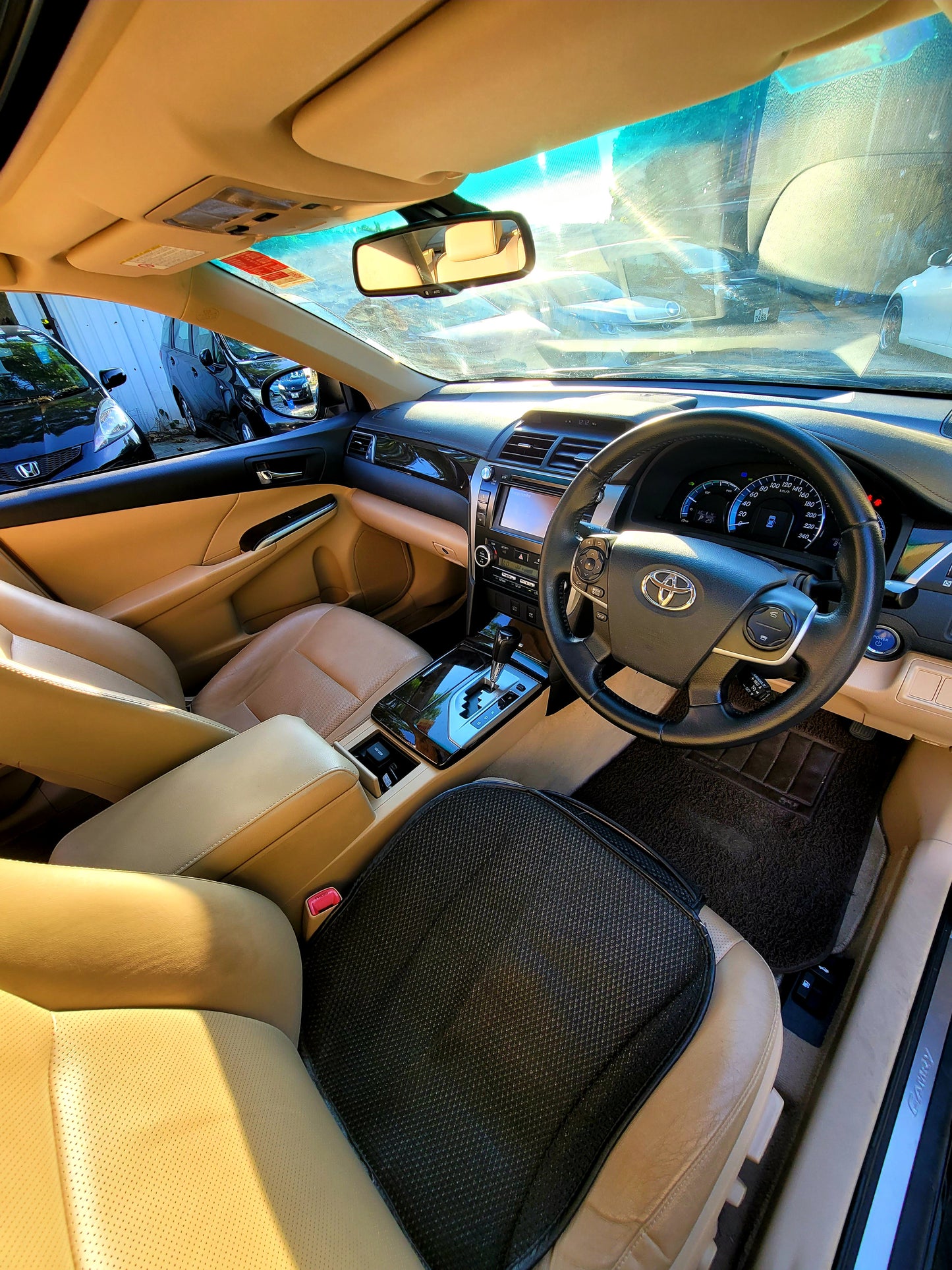 2011/12 TOYOTA CAMRY HYBRID DELUXE 2.5 AT