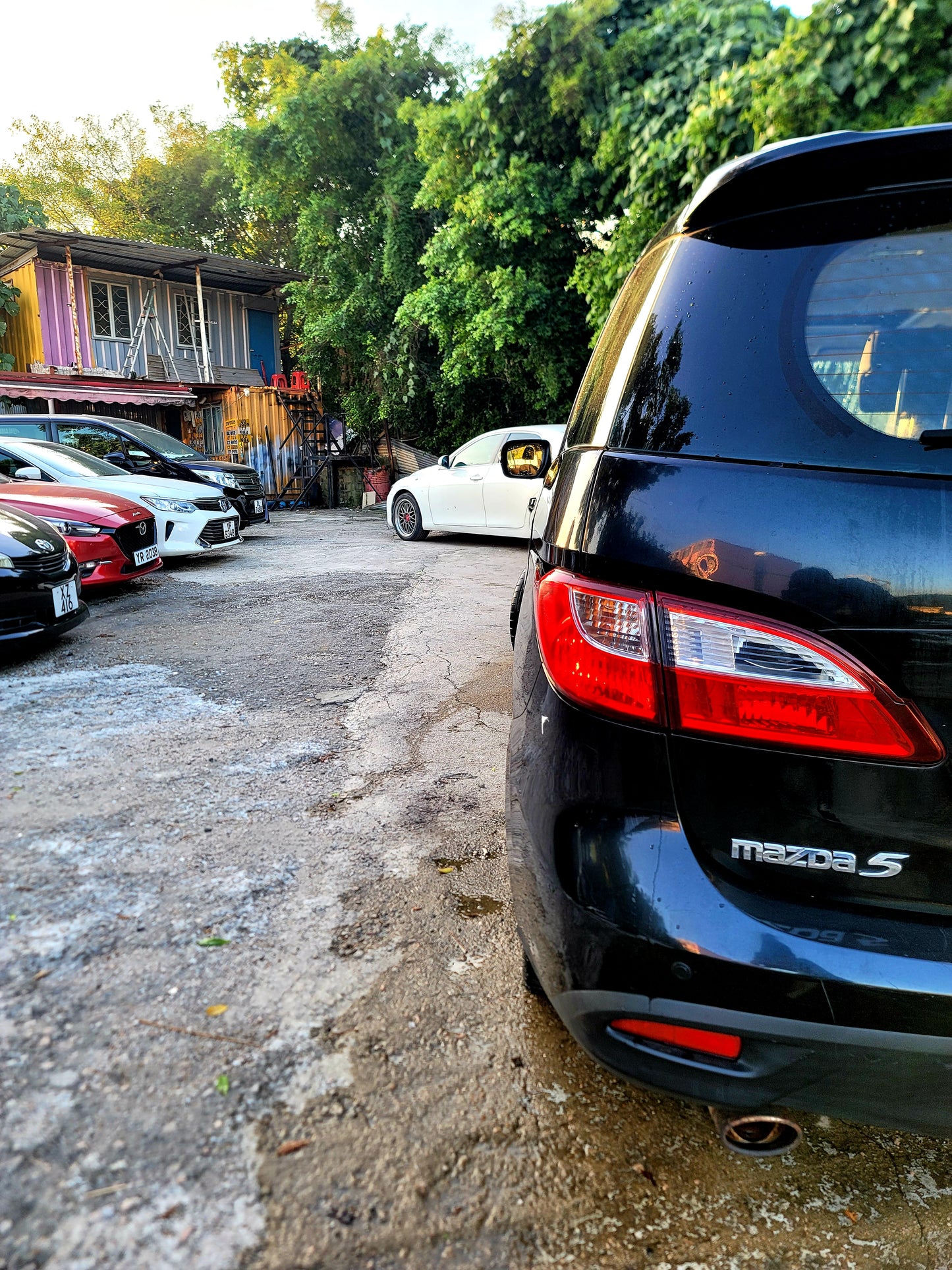 2013 MAZDA M5 (PREMACY) DELUXE 2.0 AT