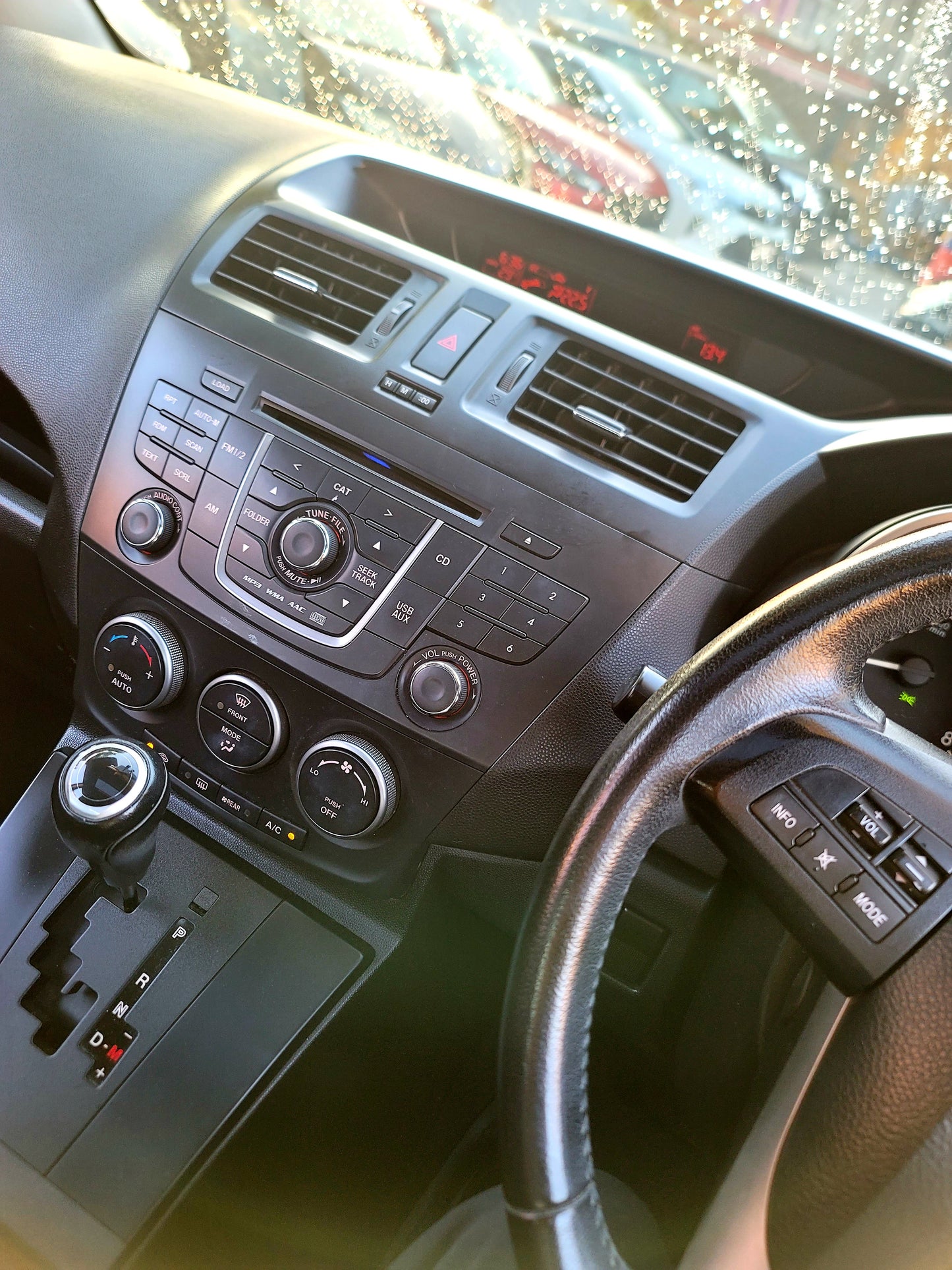 2013 MAZDA M5 (PREMACY) DELUXE 2.0 AT