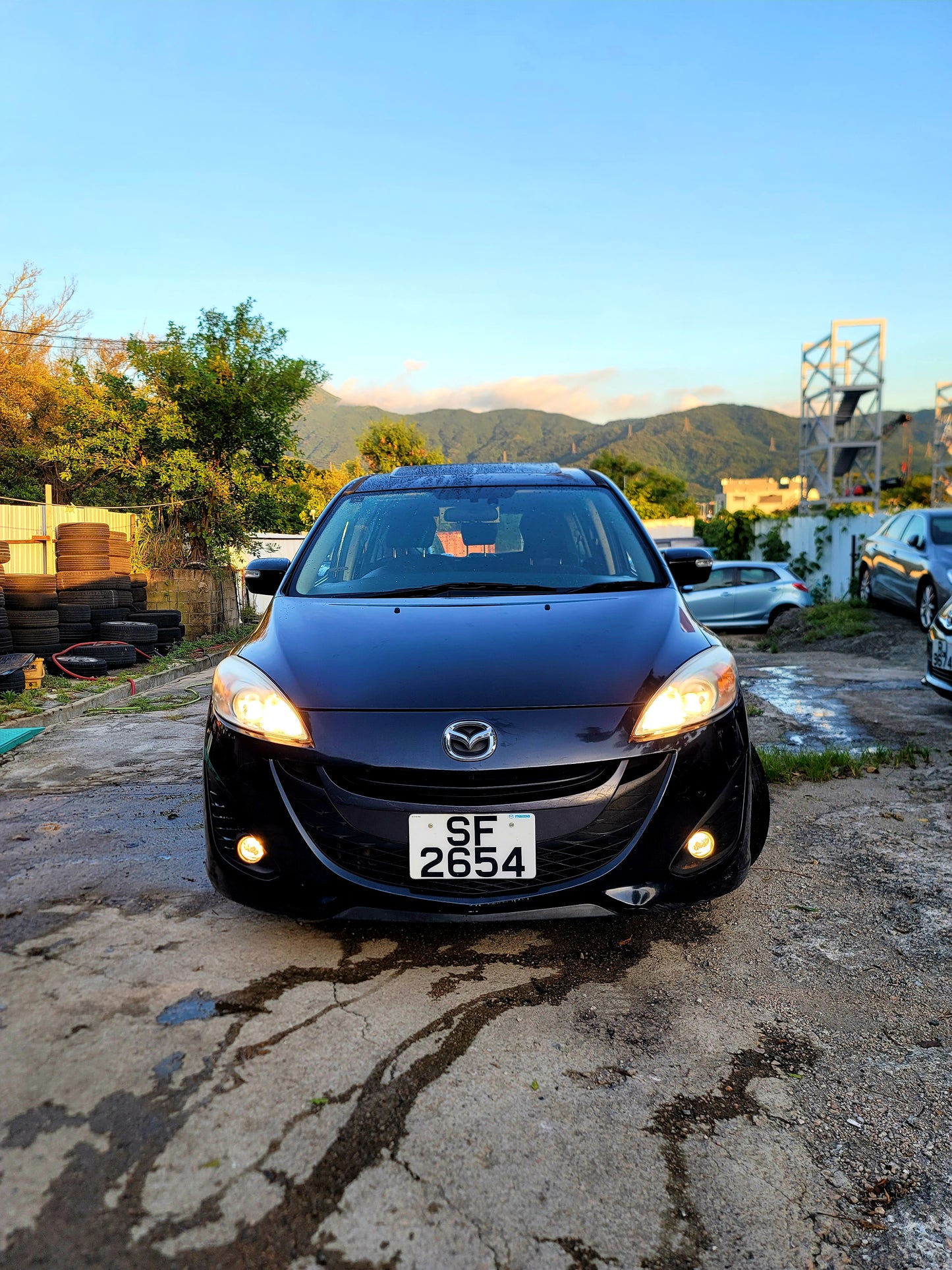 2013 MAZDA M5 (PREMACY) DELUXE 2.0 AT