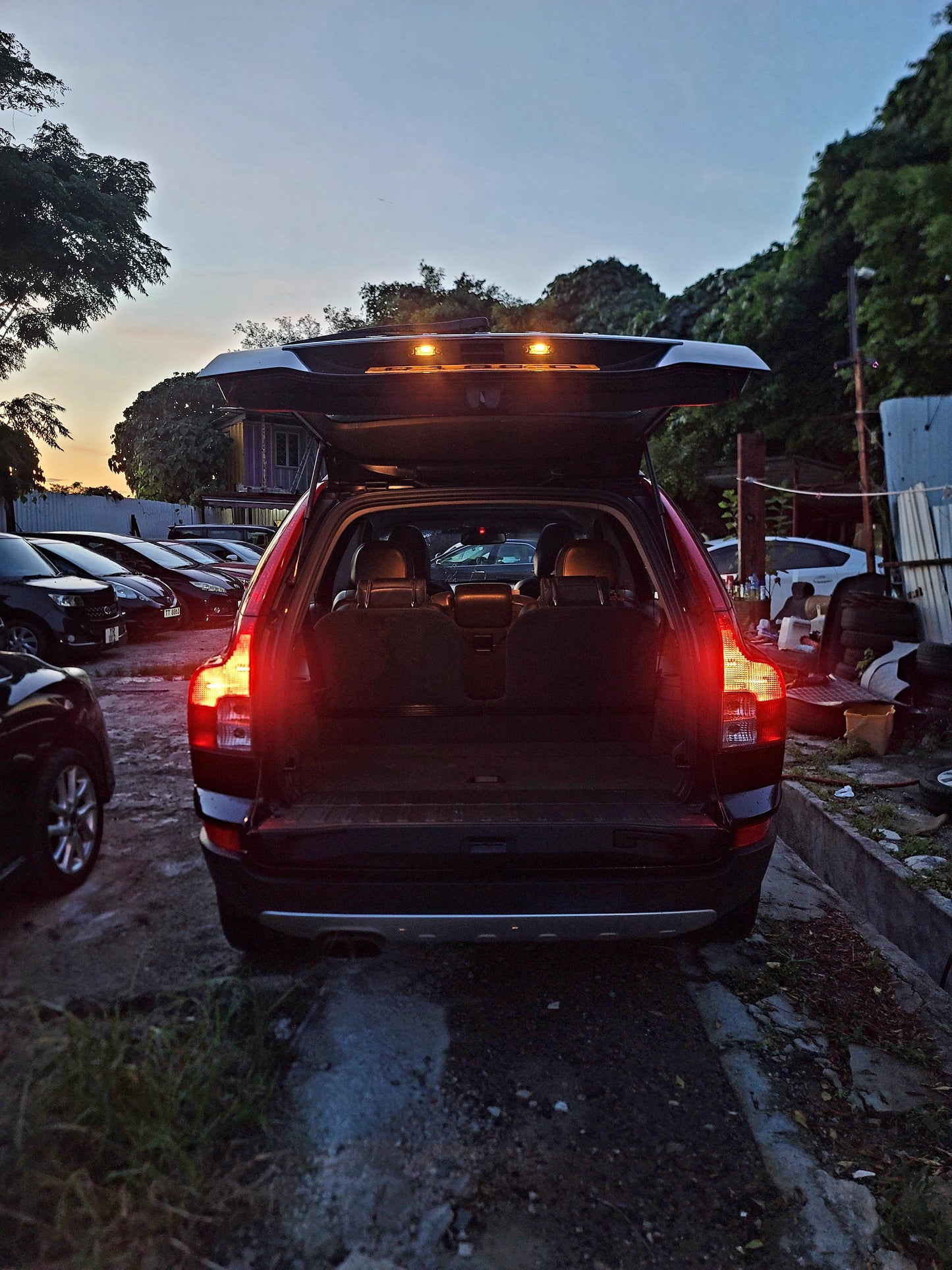 2011 VOLVO XC90 T5 R-DESIGN 2.5T AT