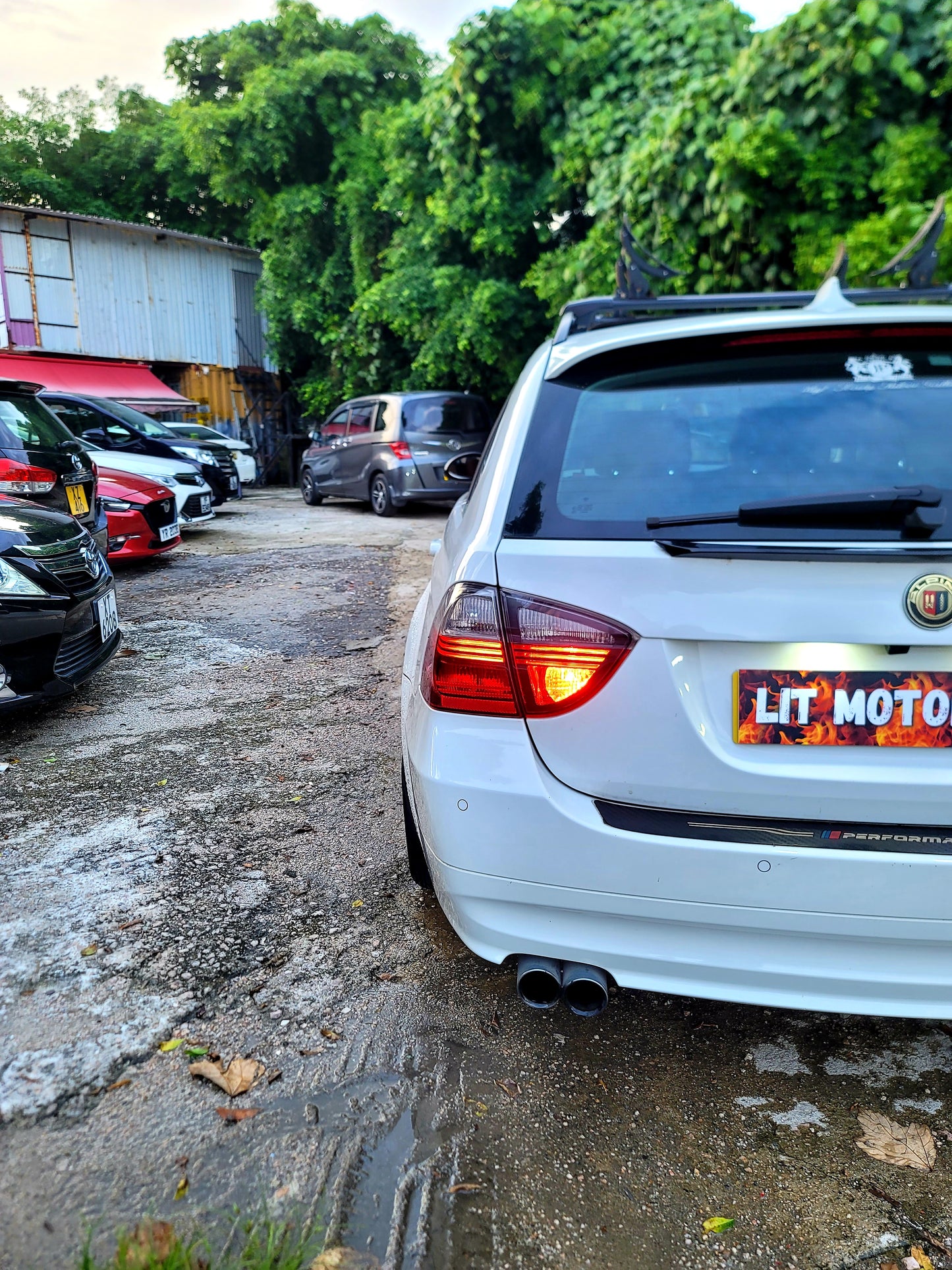 2007 BMW 323iA Touring 2.5 AT
