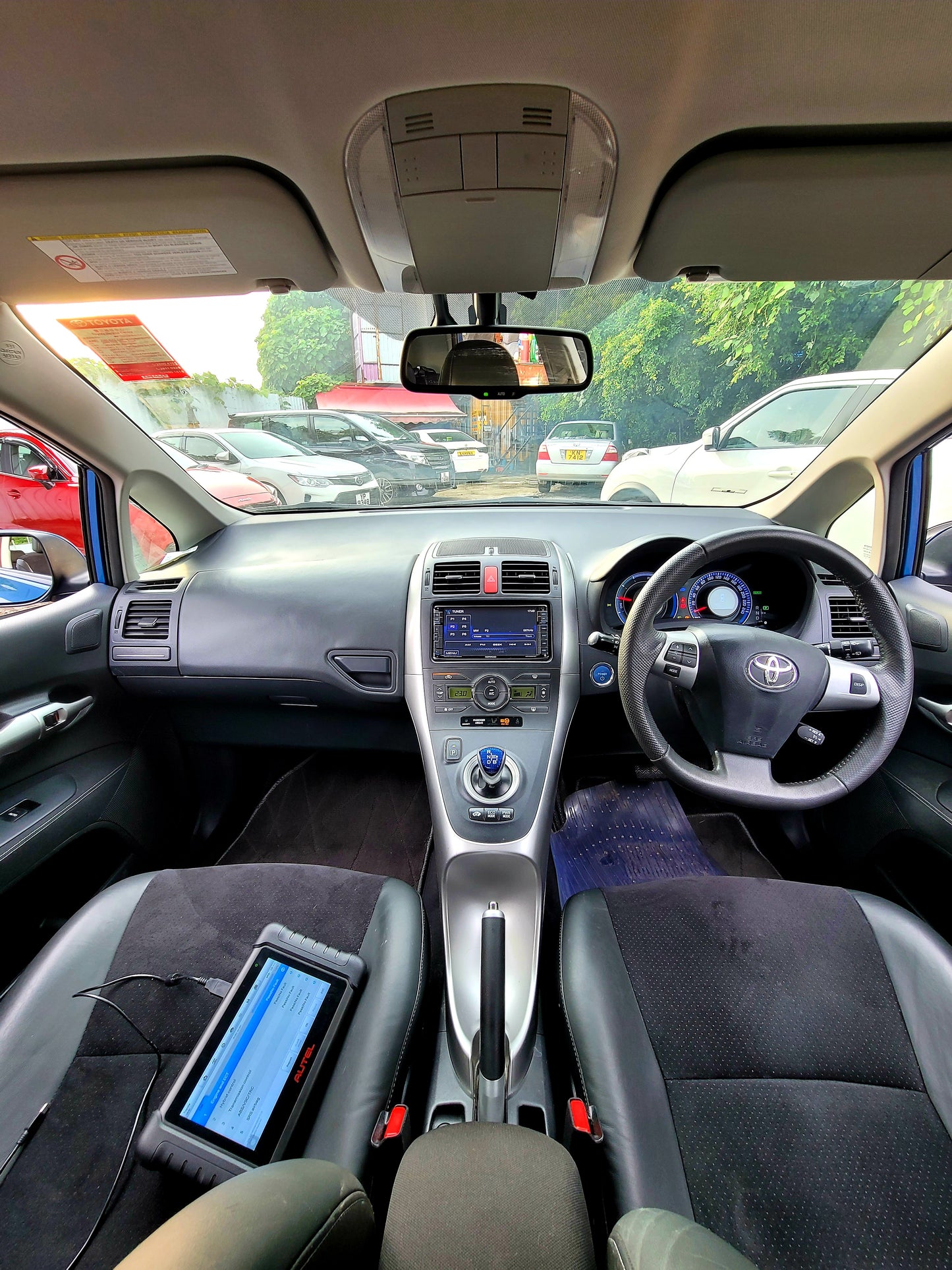 2012 TOYOTA AURIS HYBRID 1.8 AT