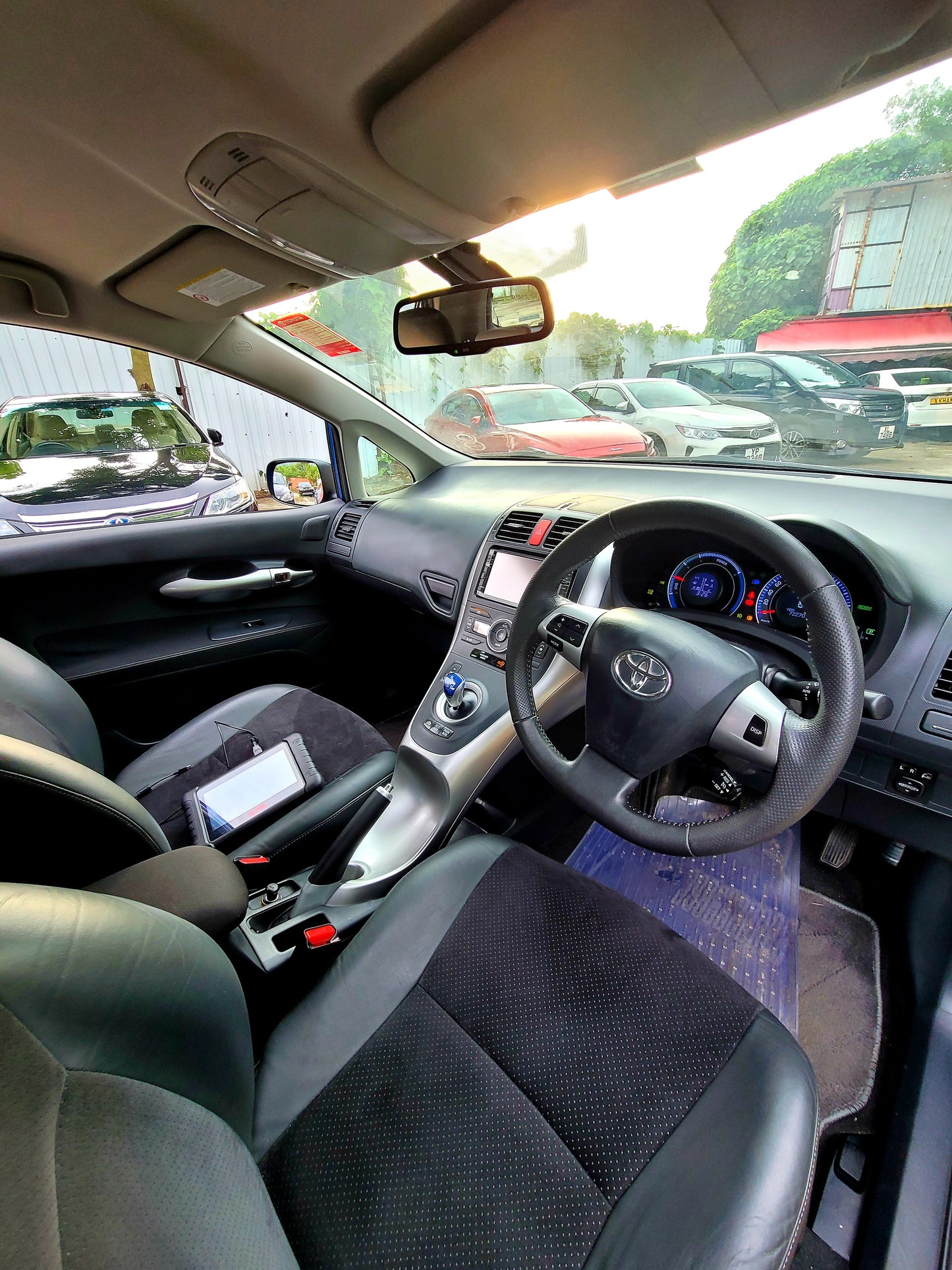 2012 TOYOTA AURIS HYBRID 1.8 AT