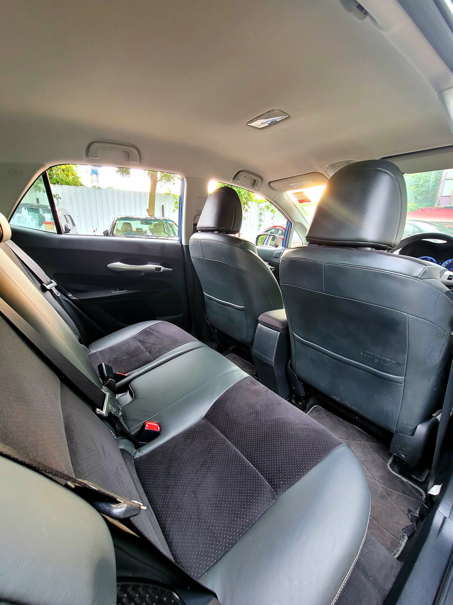 2012 TOYOTA AURIS HYBRID 1.8 AT