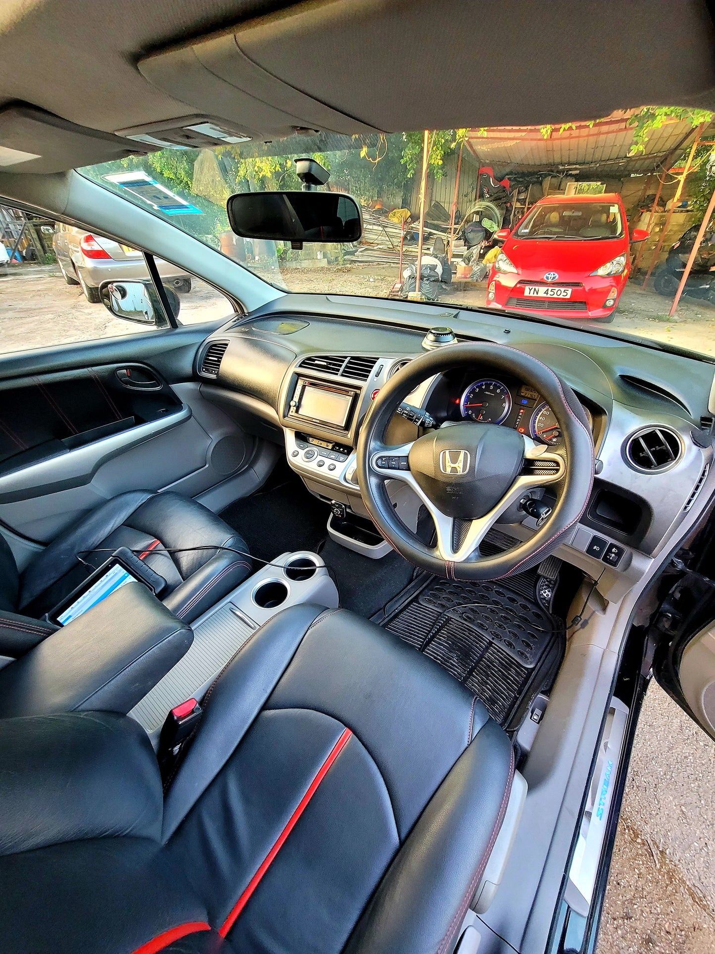 2010 HONDA STREAM 1.8 RST AT