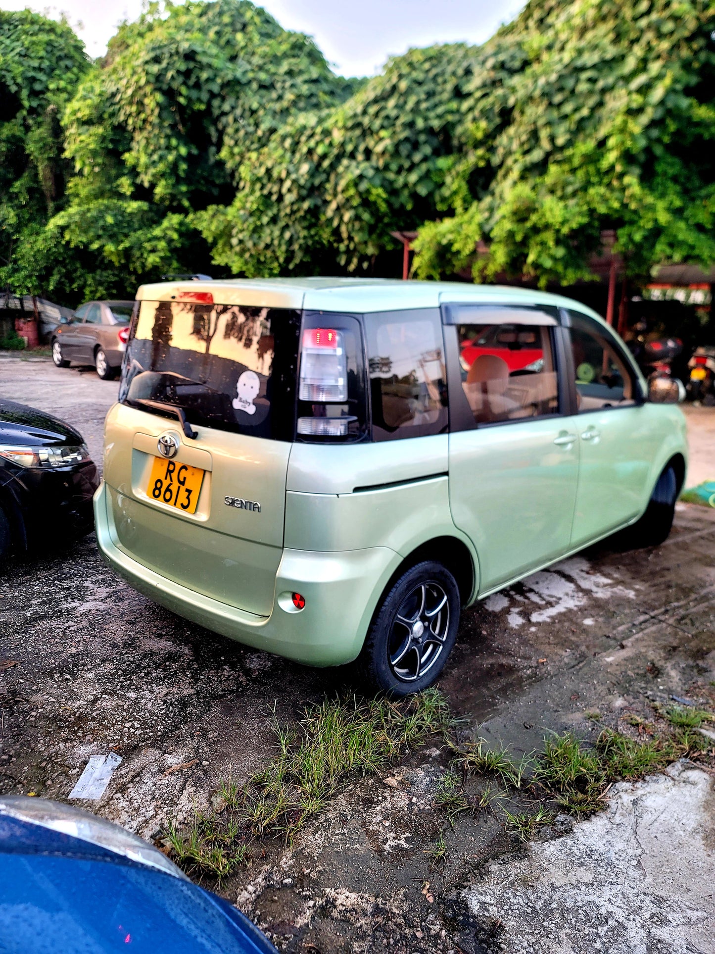 2011 TOYOTA SIENTA 1.5 AT