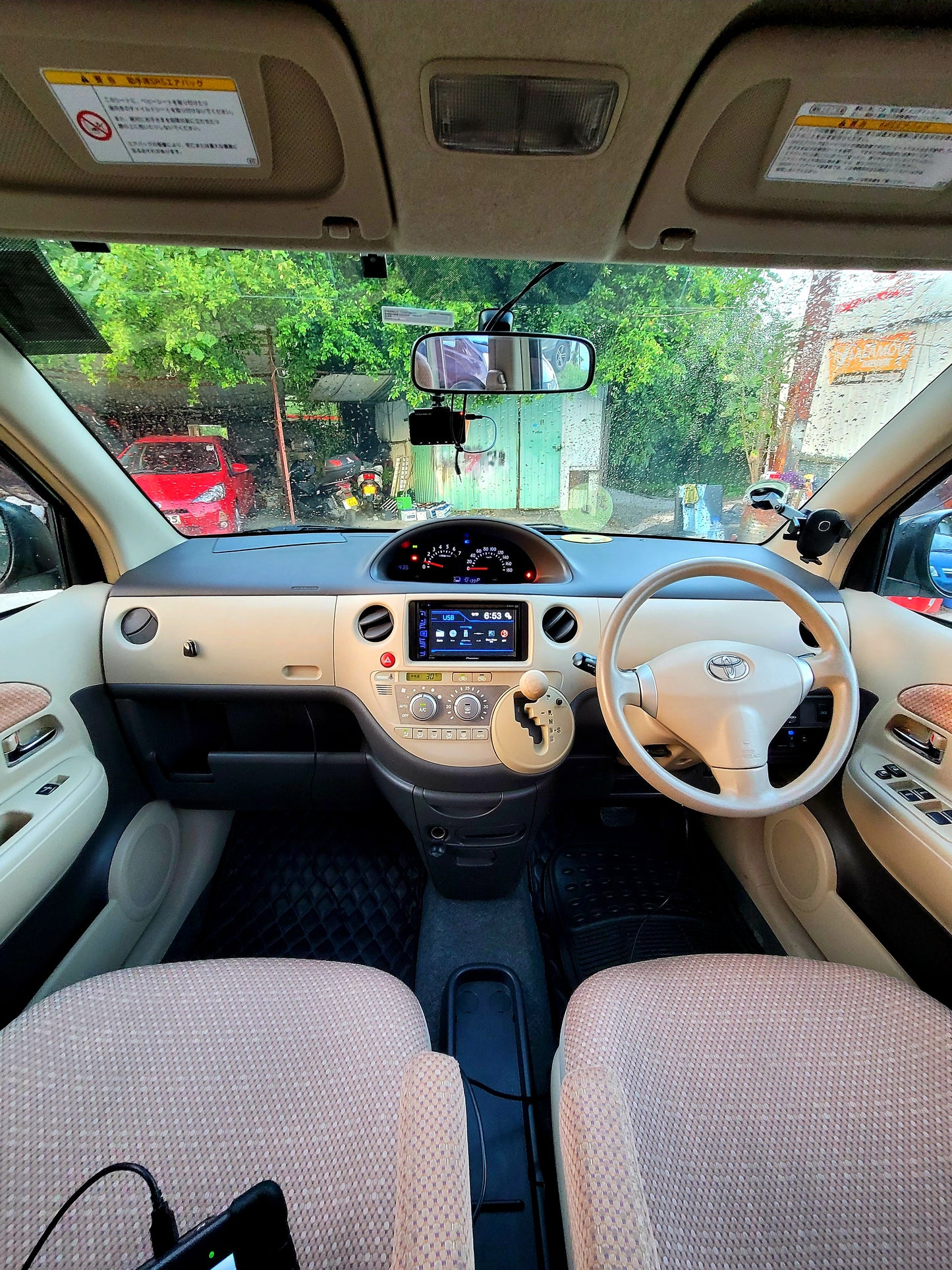 2011 TOYOTA SIENTA 1.5 AT
