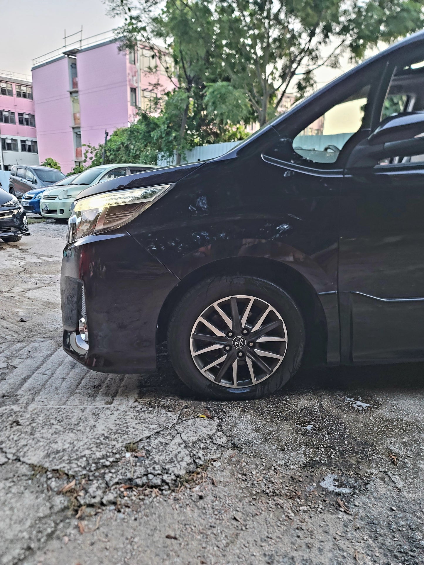 2014 TOYOTA NOAH DELUXE 2.0 AT