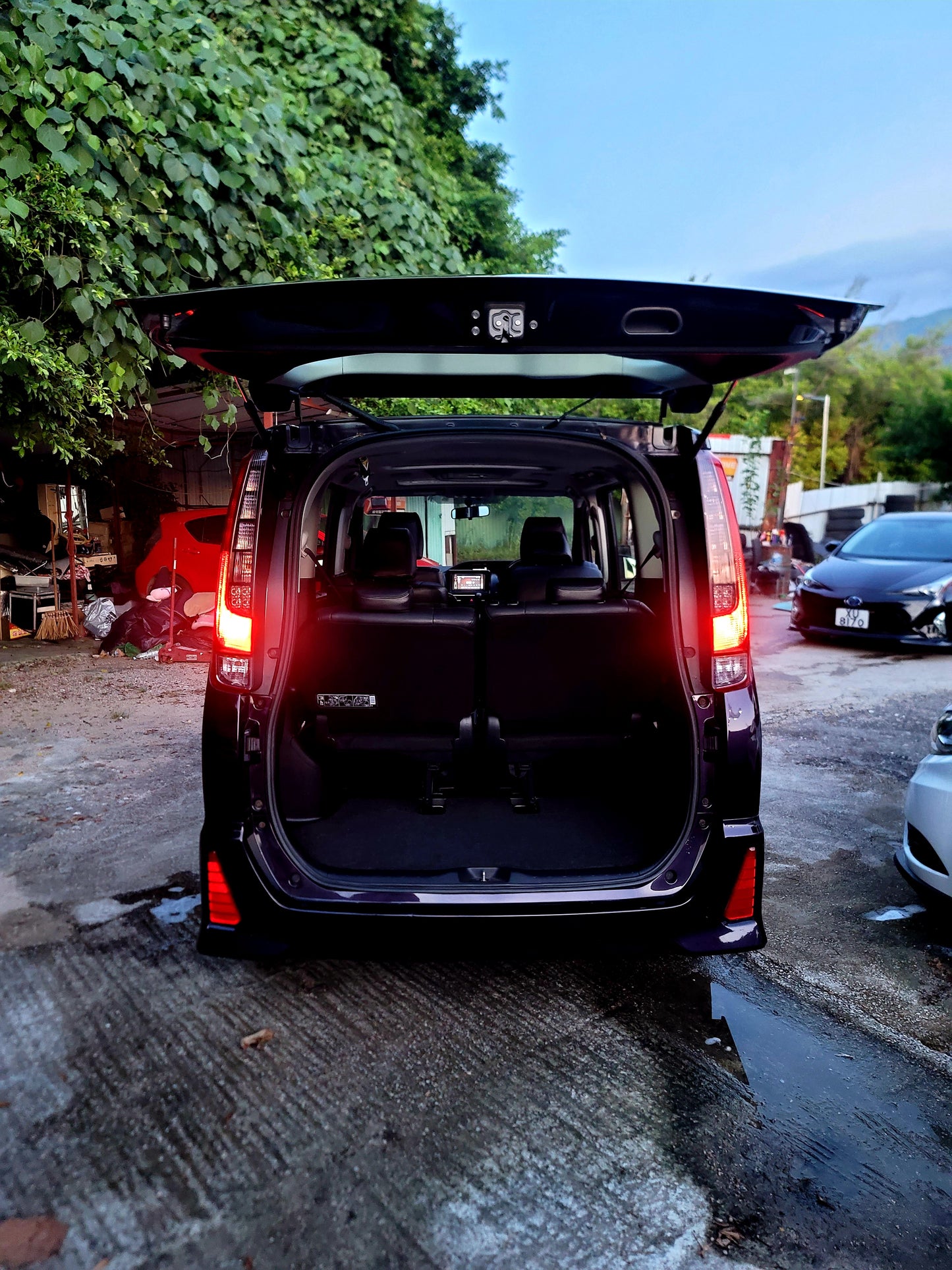 2014 TOYOTA NOAH DELUXE 2.0 AT