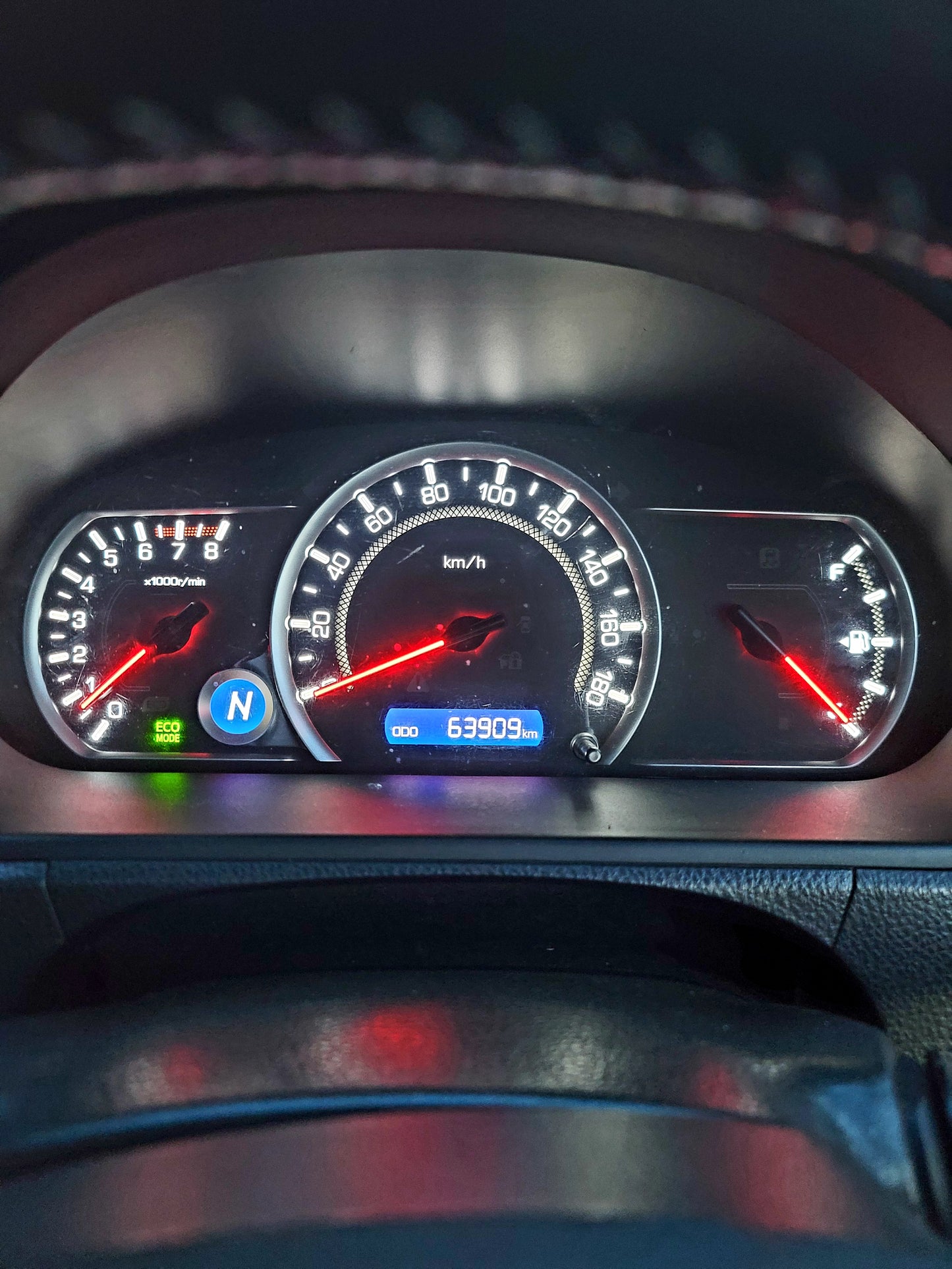 2014 TOYOTA NOAH DELUXE 2.0 AT