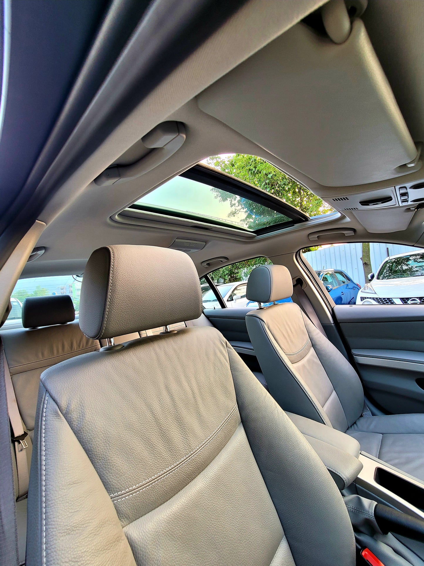 2010/11 BMW 320iA 2.0T AT