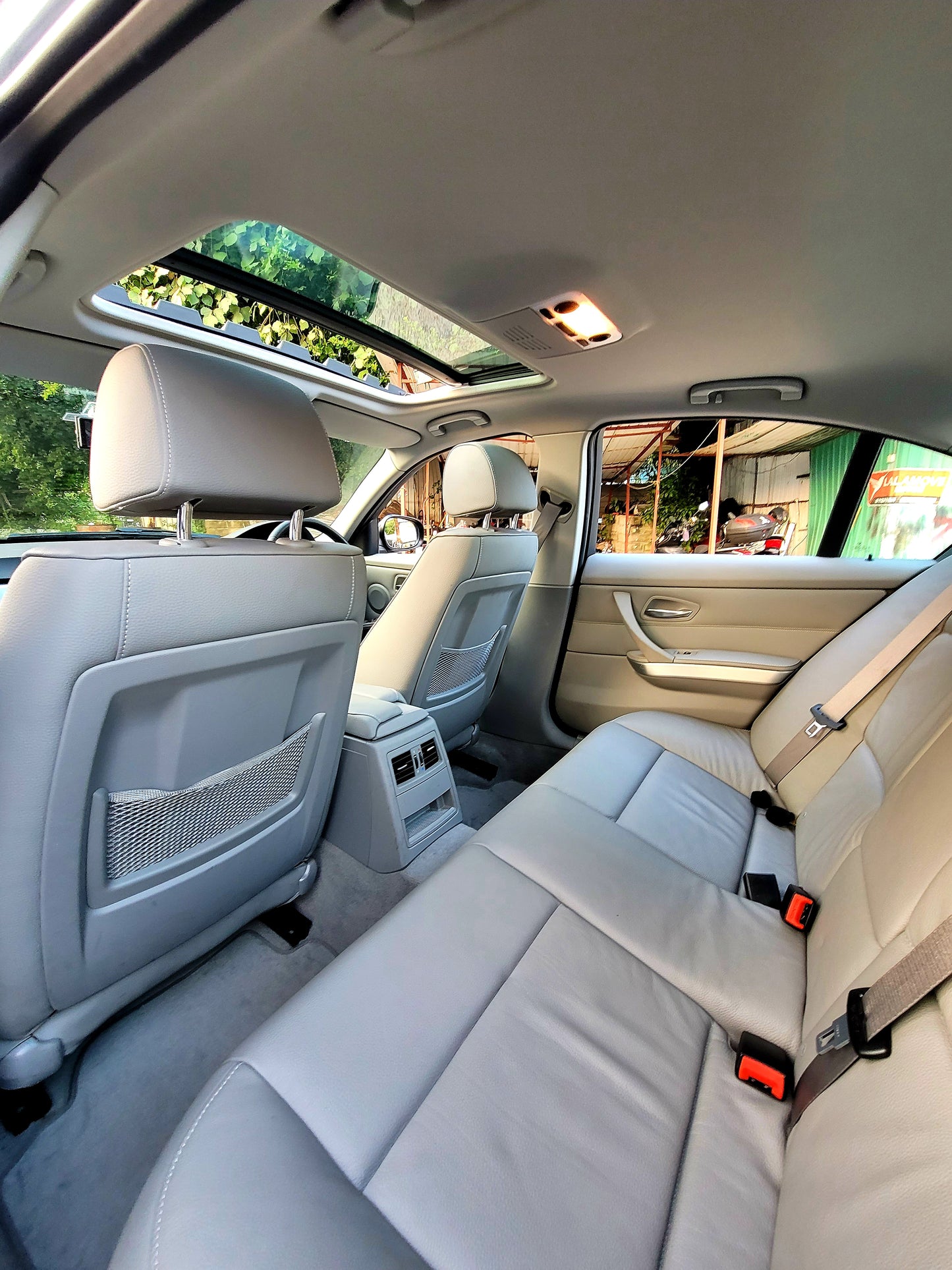 2010/11 BMW 320iA 2.0T AT