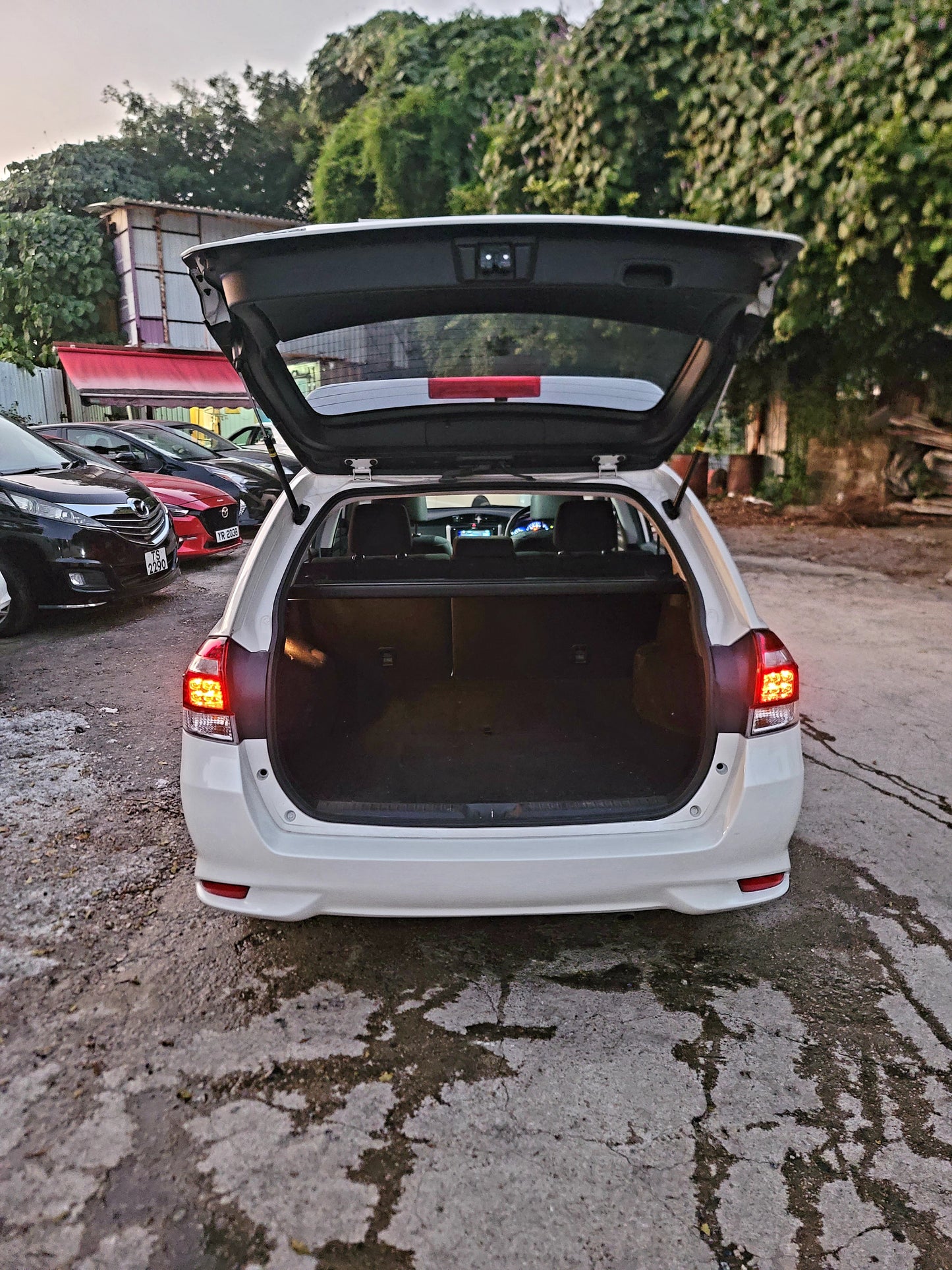 2015 TOYOTA COROLLA FIELDER WXB HYBRID 1.5 AT