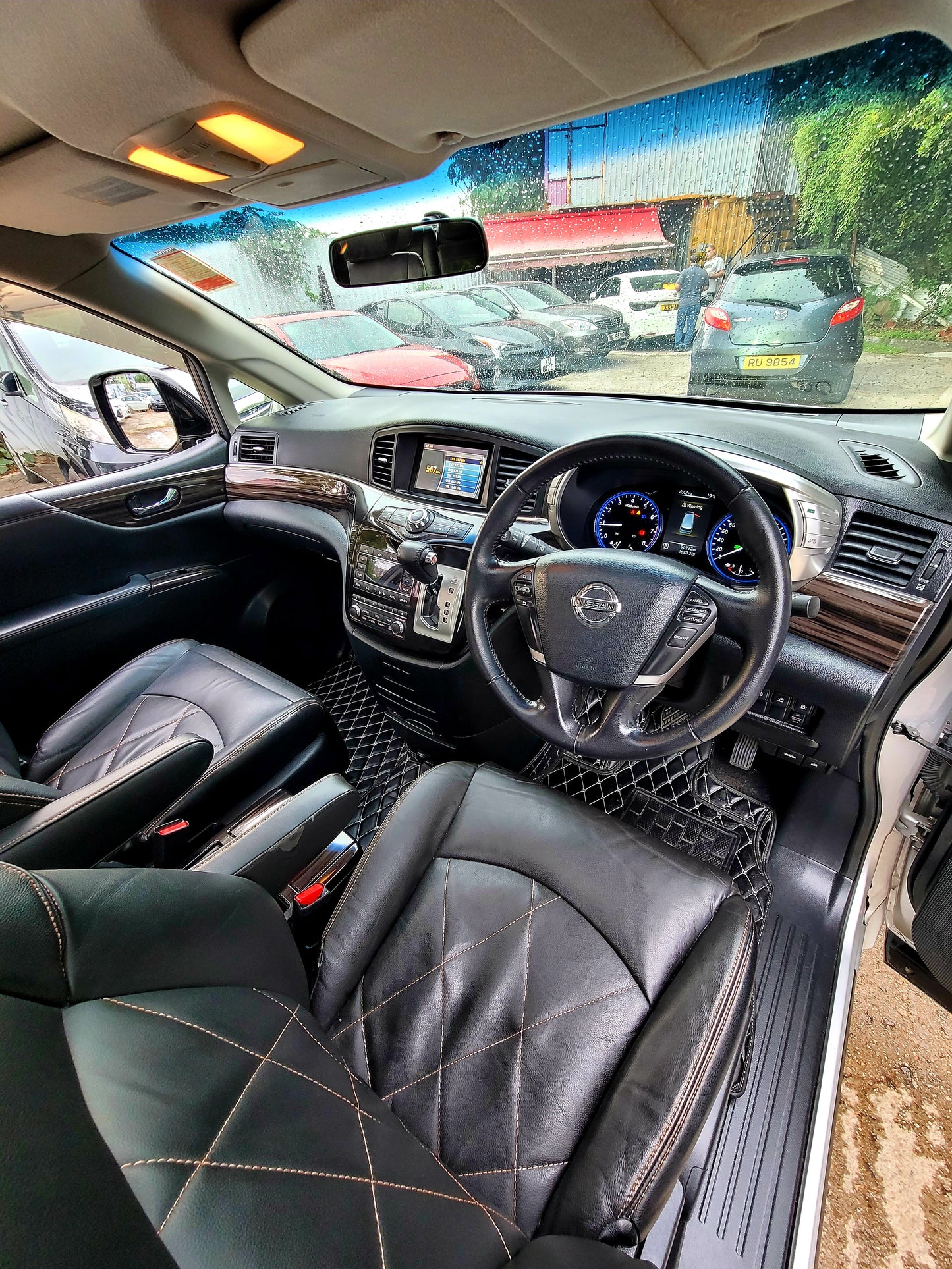 2014 NISSAN ELGRAND HIGHWAY STAR 2.5 AT