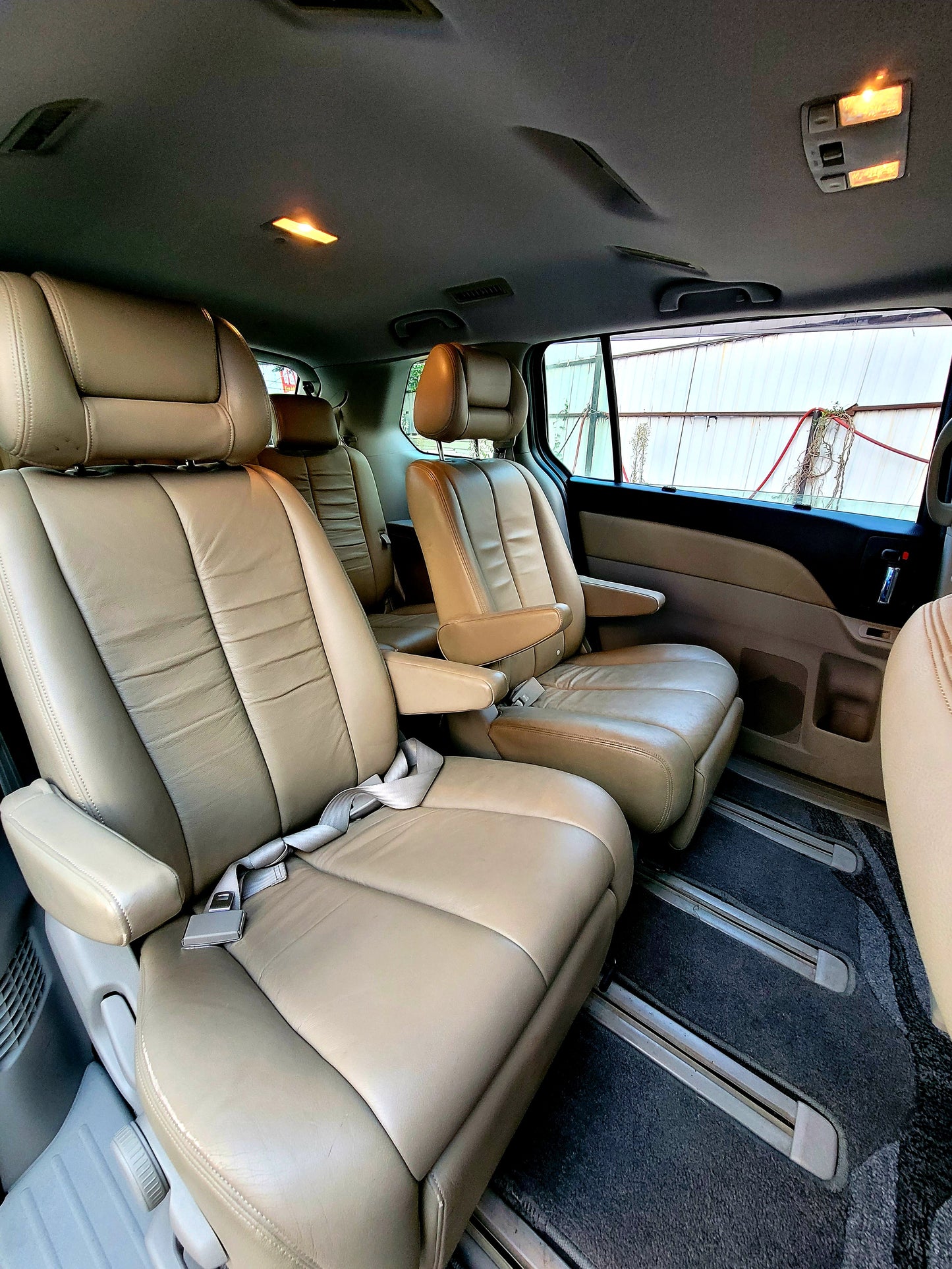 2010 MAZDA M8 MPV DELUXE 2.3 AT