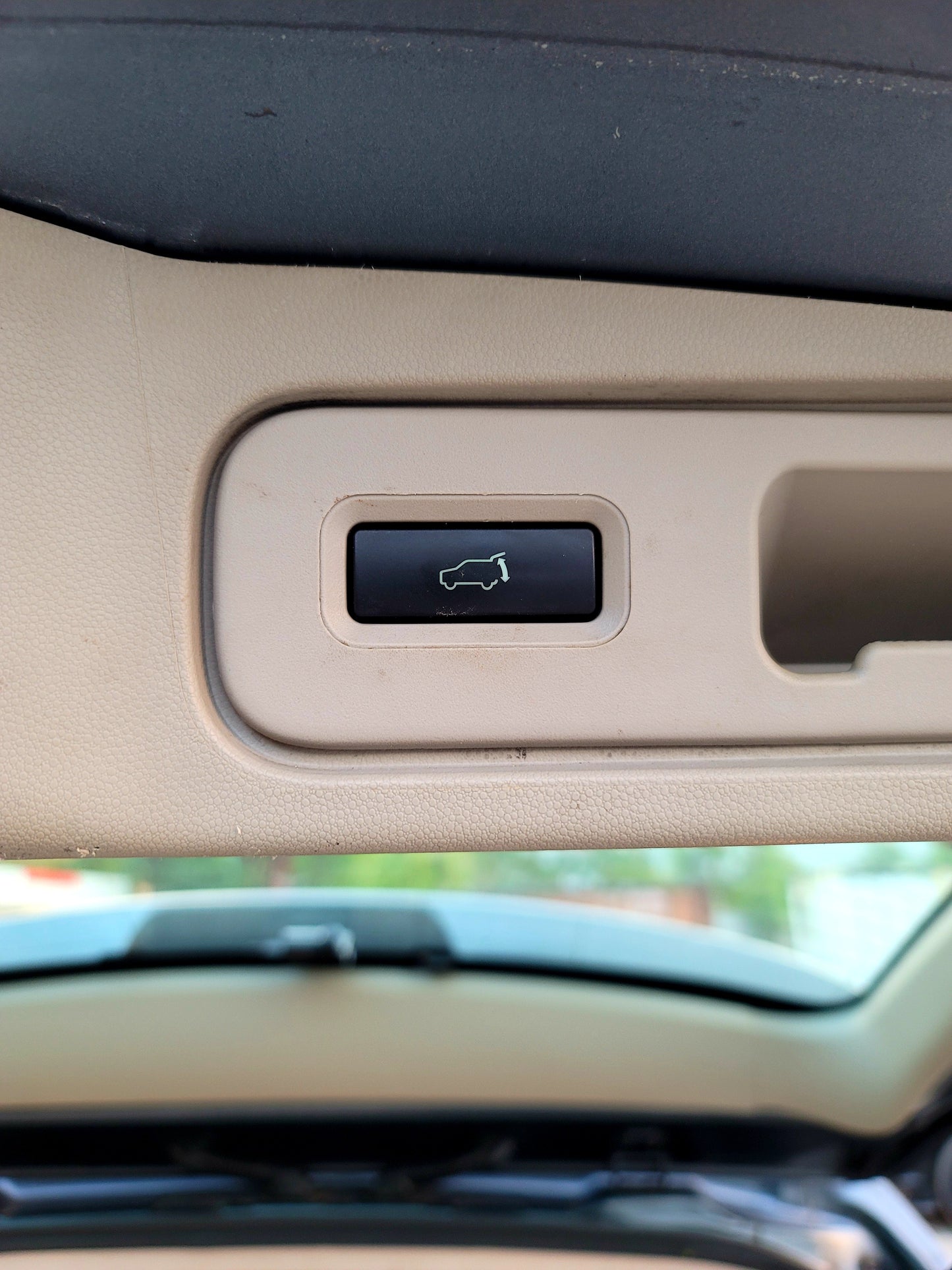 2010 MAZDA M8 MPV DELUXE 2.3 AT