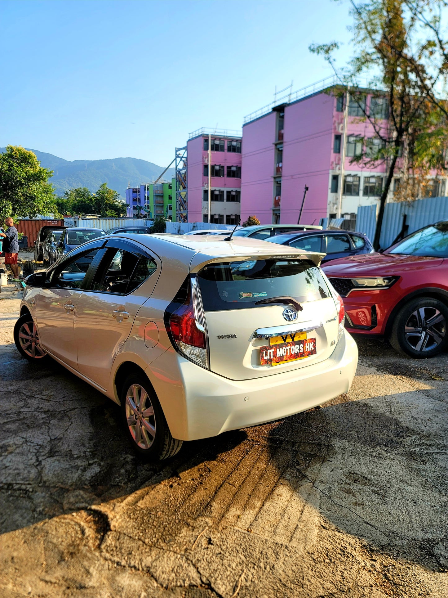 2015 TOYOTA PRIUS C (AQUA) HYBRID 1.5 AT