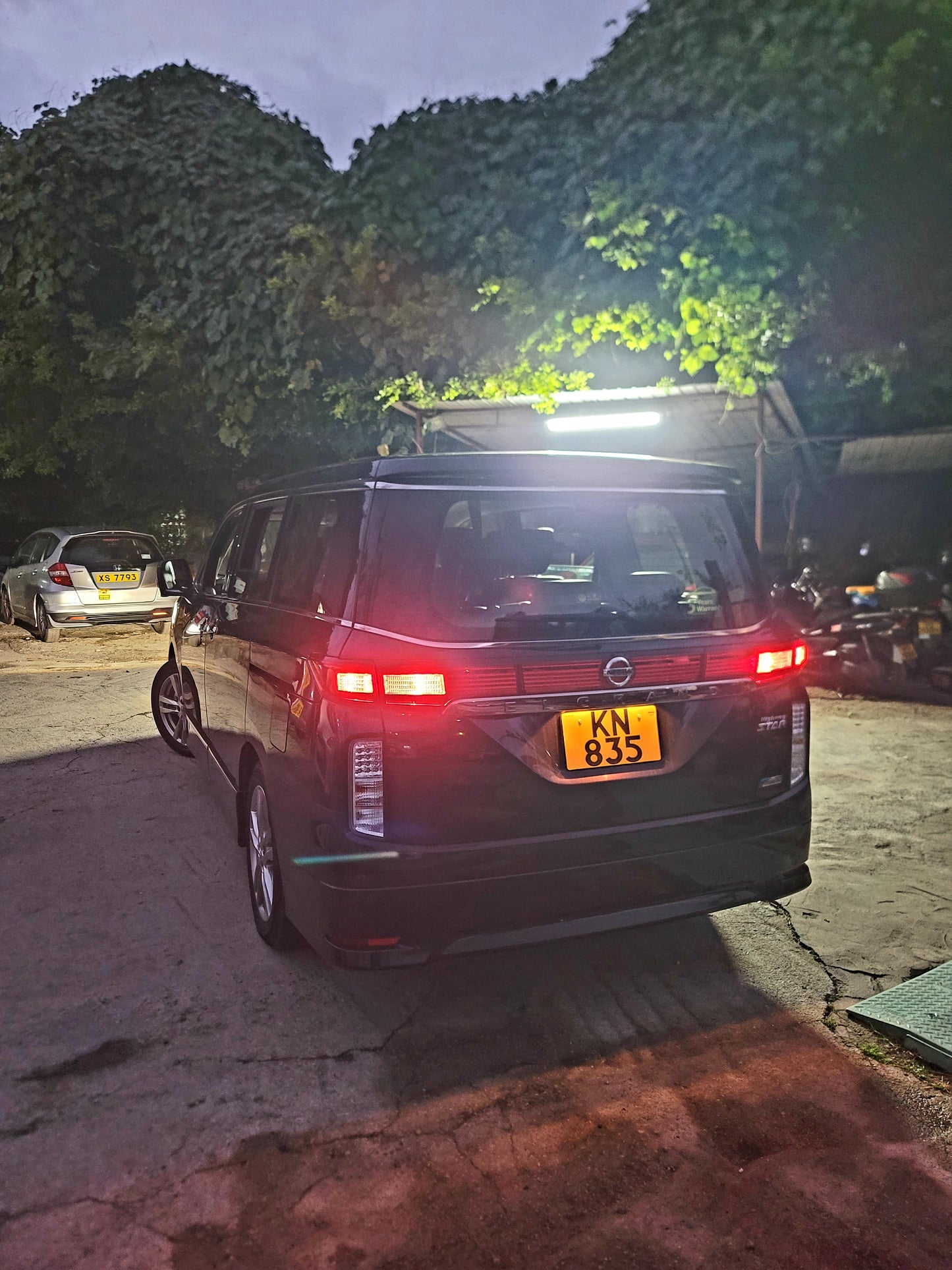 2013 NISSAN ELGRAND HIGHWAY STAR 2.5 AT