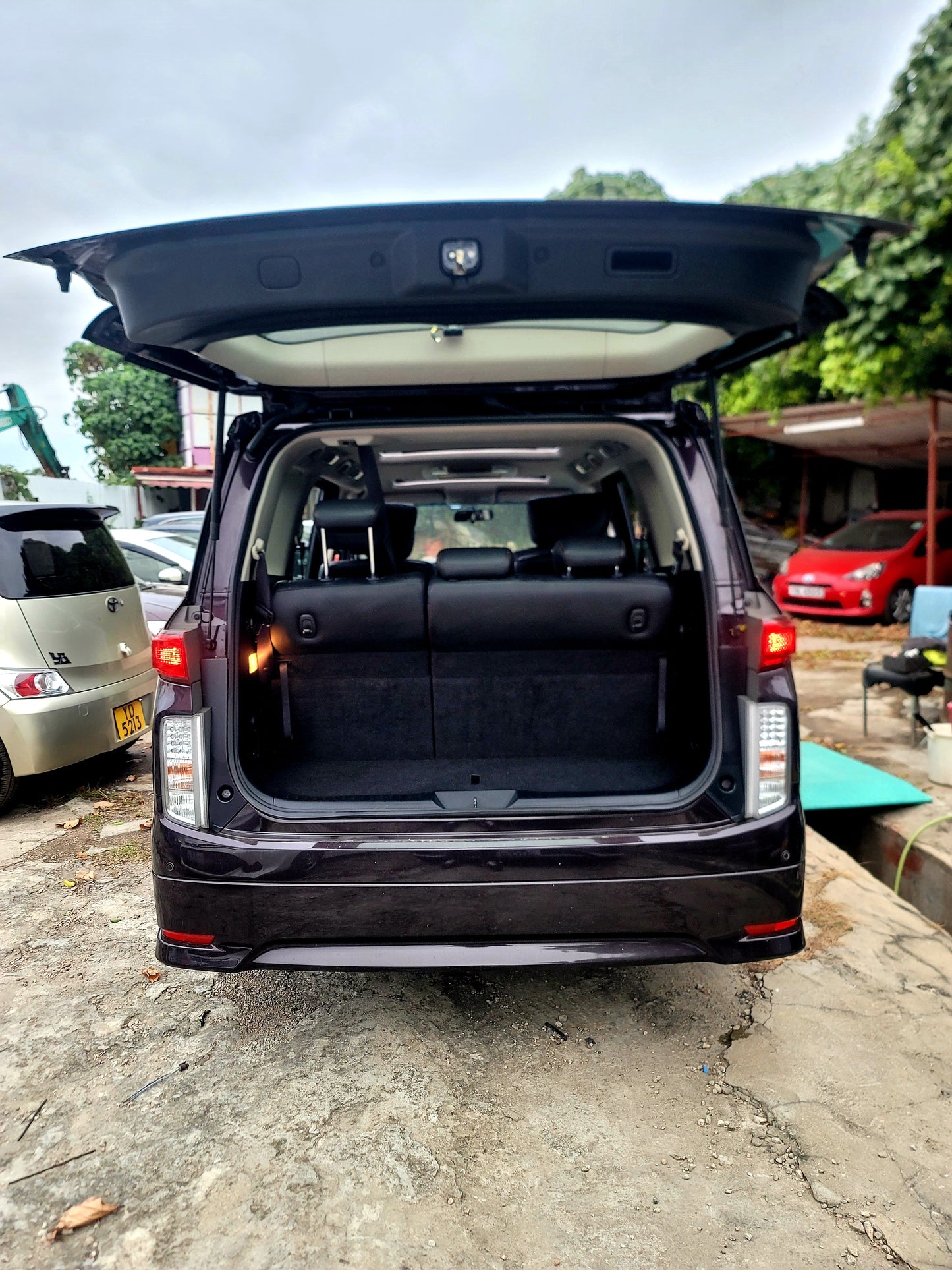 2013 NISSAN ELGRAND HIGHWAY STAR 2.5 AT