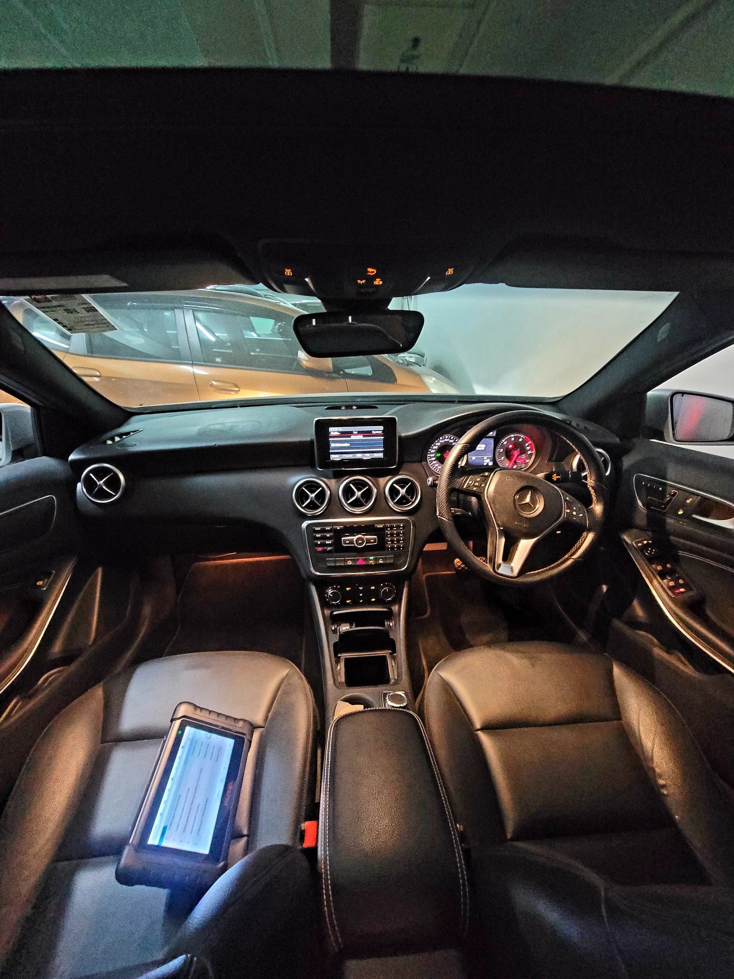 2012/13 M. BENZ A180 1.6T AT