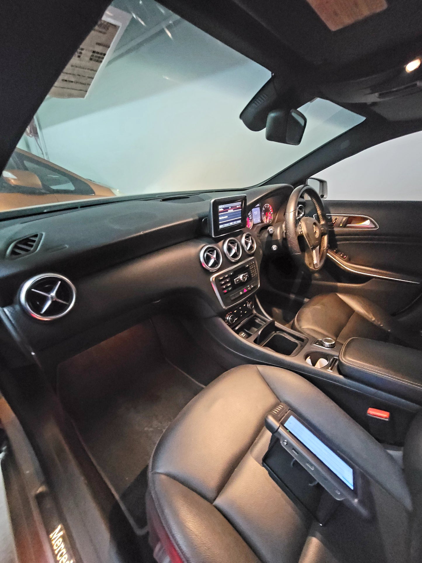 2012/13 M. BENZ A180 1.6T AT