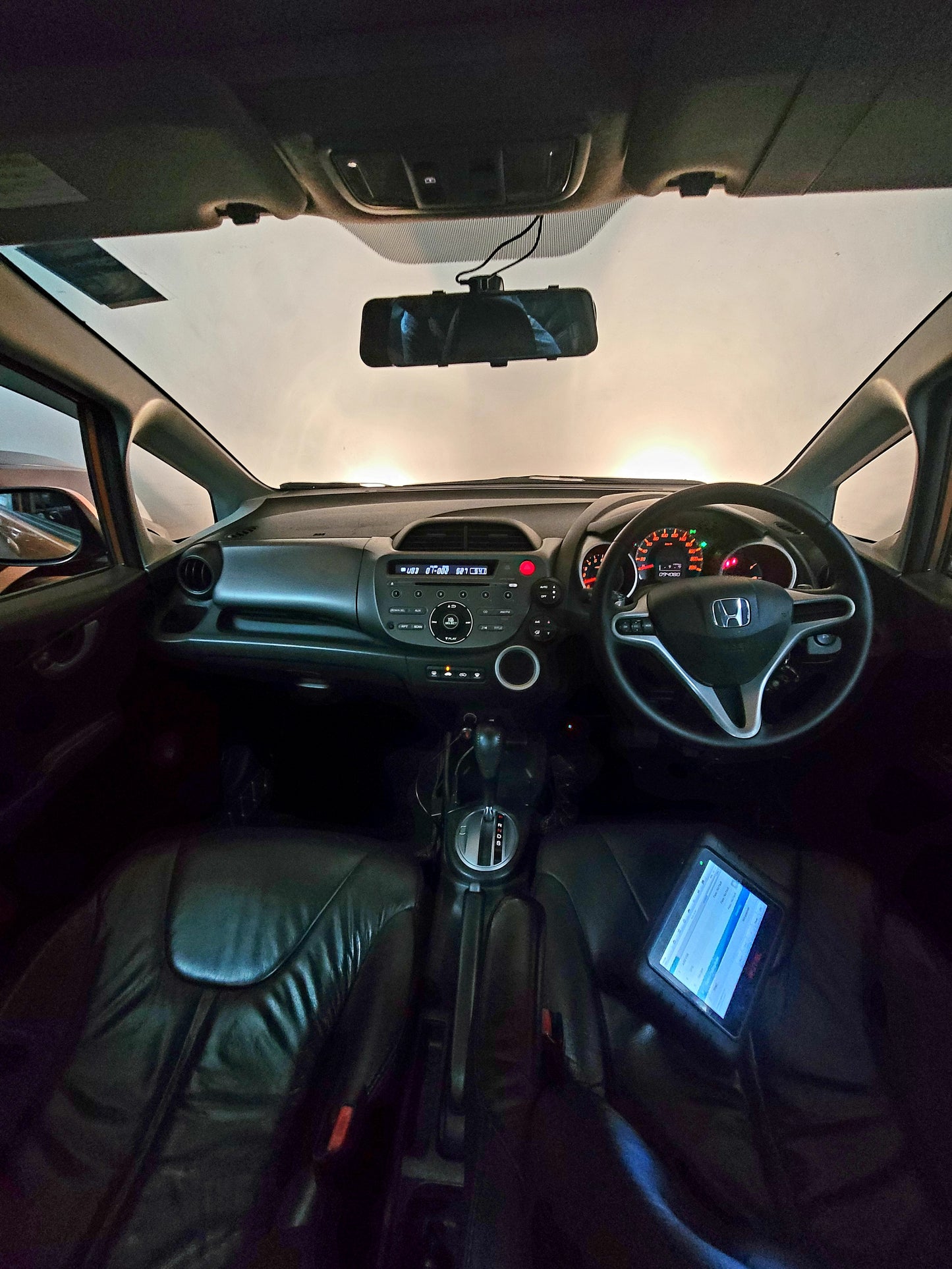 2010 HONDA JAZZ DELUXE GE6 1.3 AT