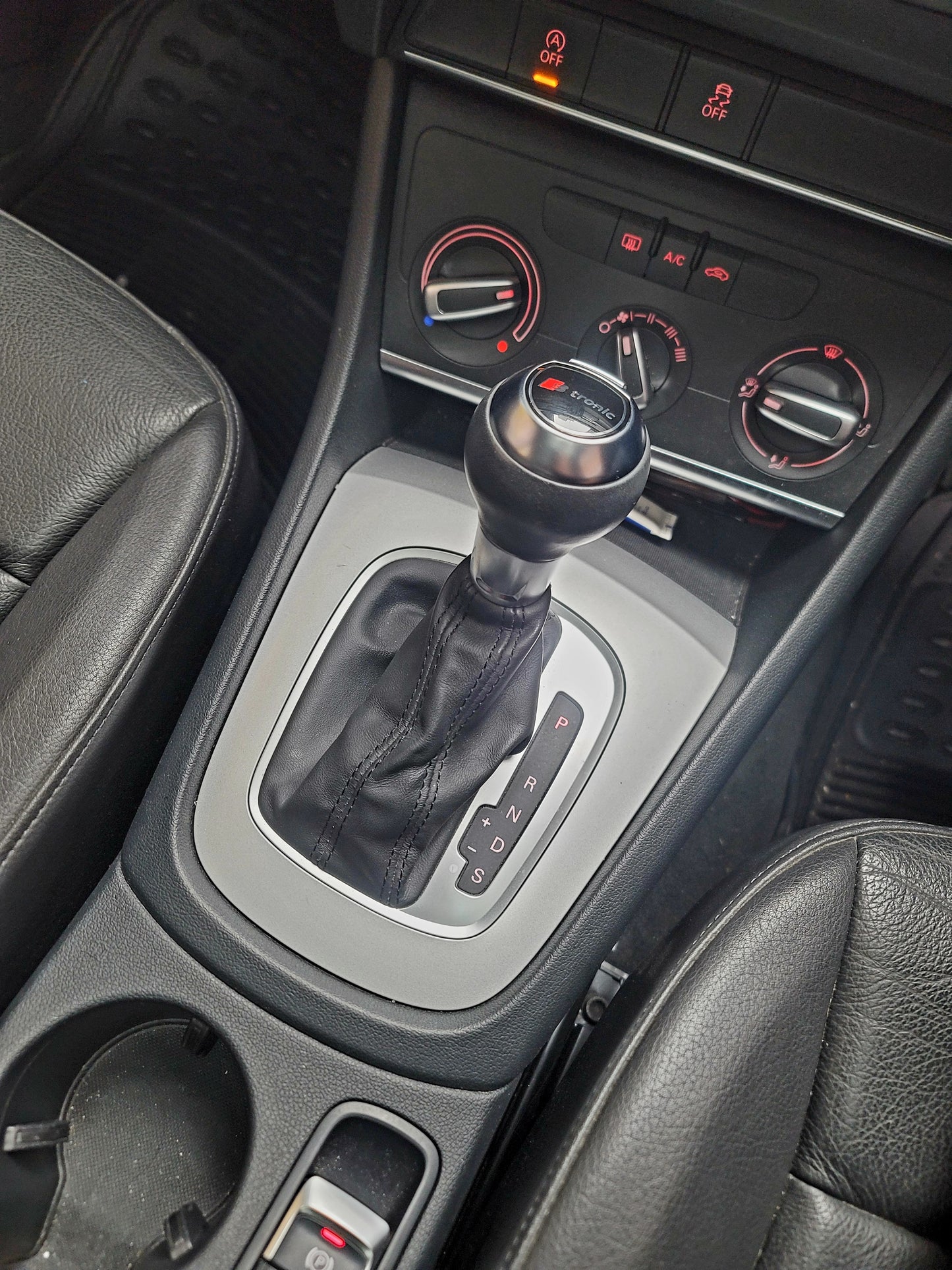 2015 AUDI Q3 30TFSI 1.4T AT