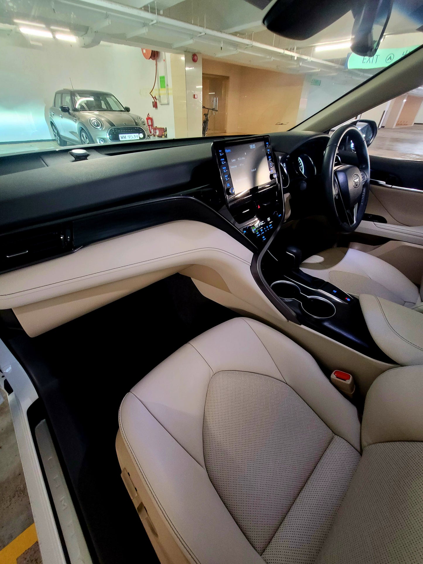 2021 TOYOTA CAMRY DELUXE 2.5 AT