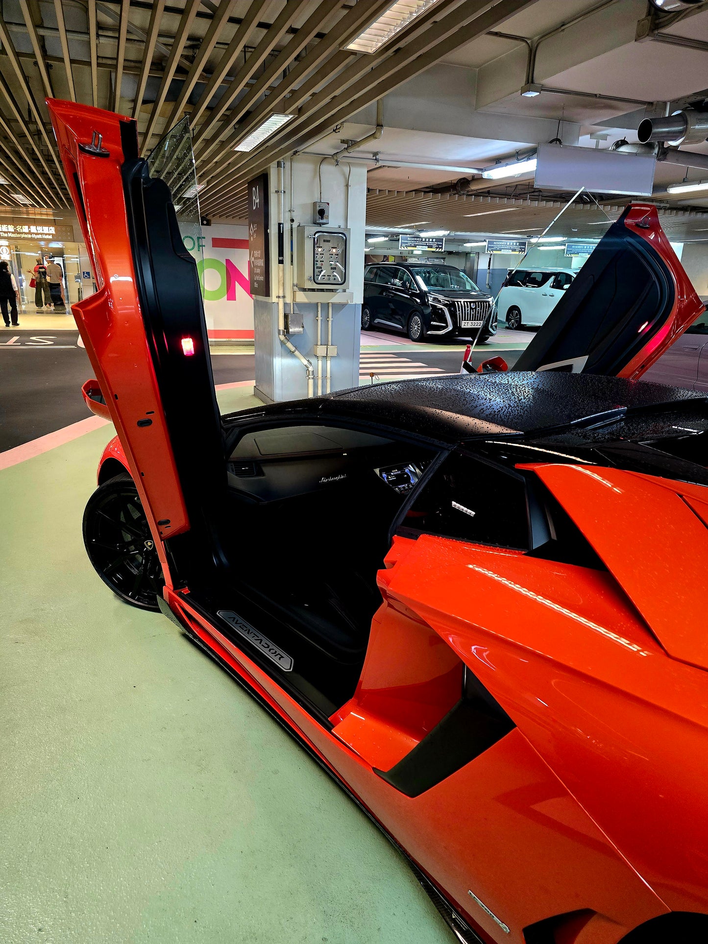 2013 LAMBORGHINI AVENTADOR LP700 ROADSTER 6.5 V12 AT