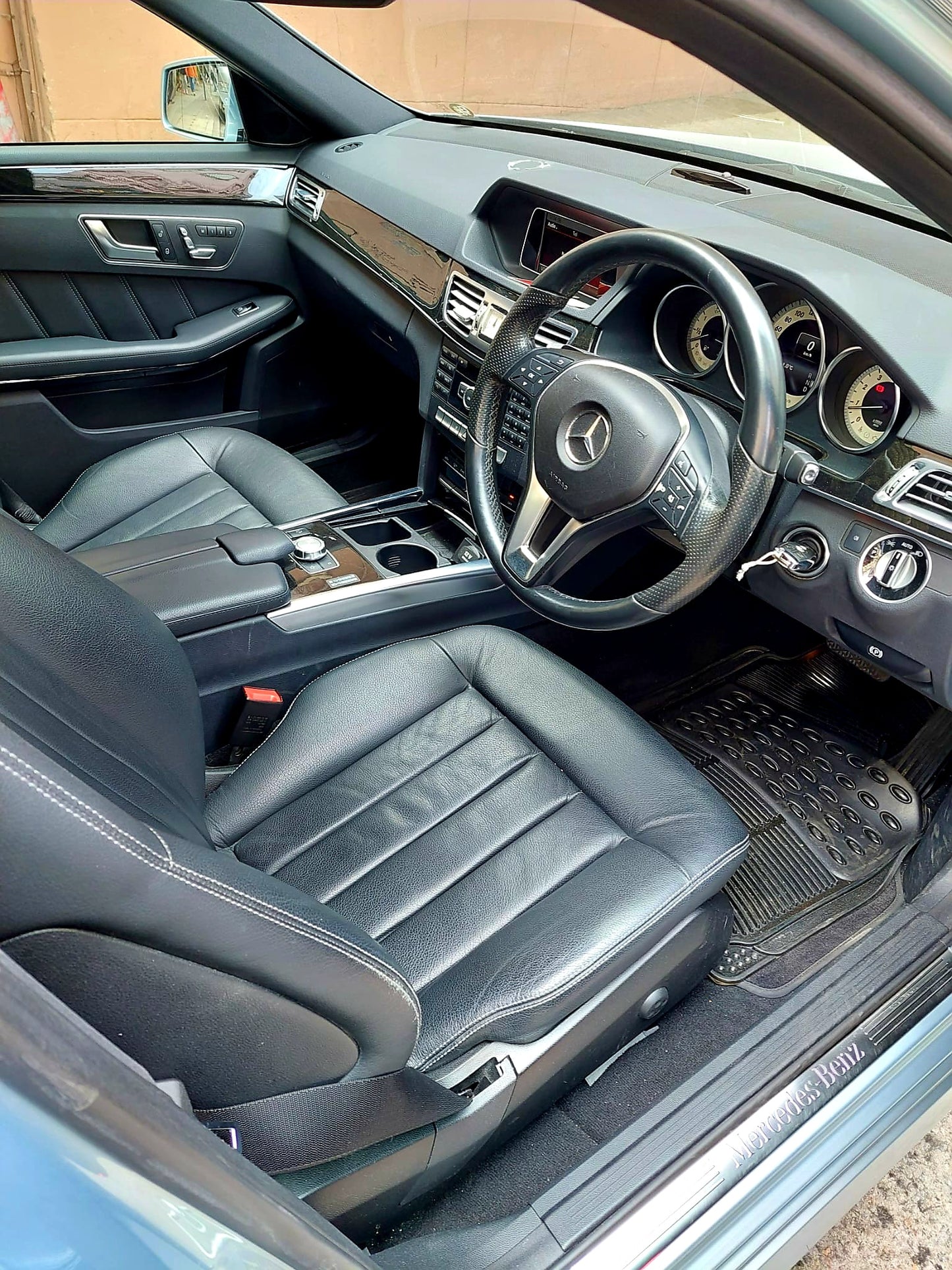 2013 M. BENZ E200 FL 2.0T AT