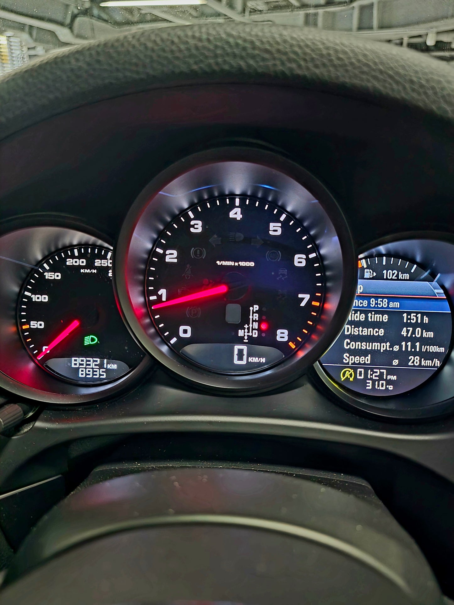 2015 PORSCHE MACAN 2.0T AT