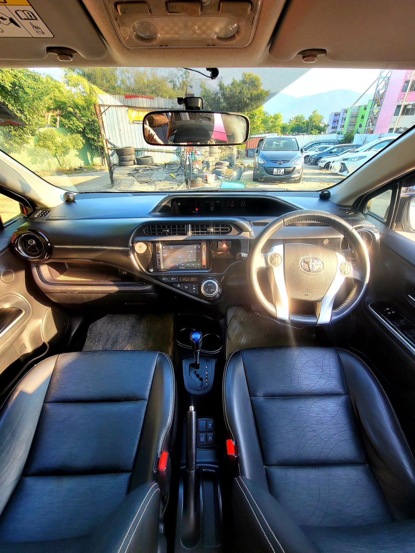 2015 TOYOTA PRIUS C (AQUA) HYBRID 1.5 AT