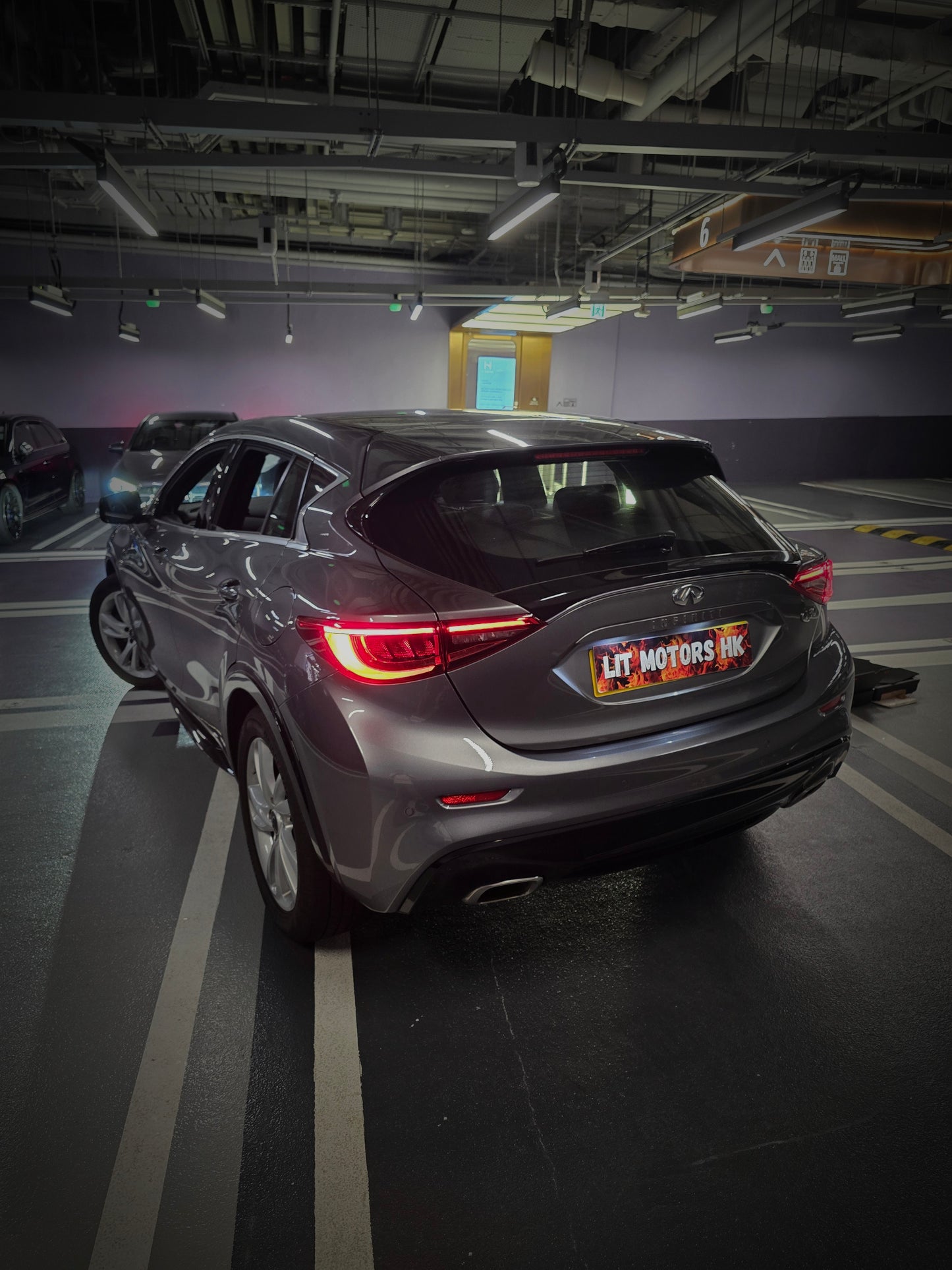 2017 INFINITI QX30 GT 2.0T AT