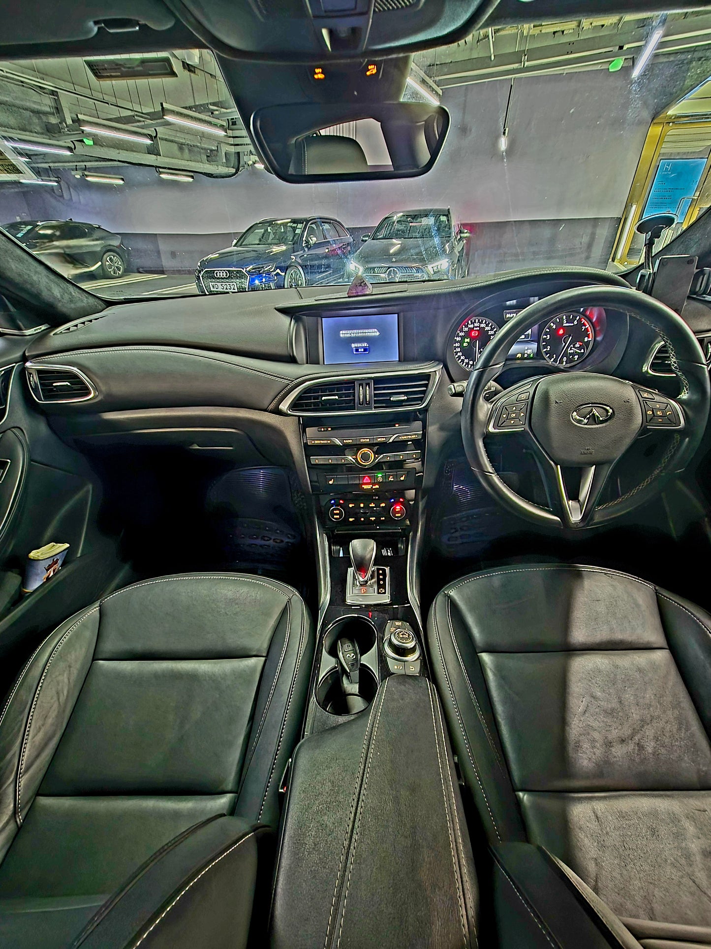 2017 INFINITI QX30 GT 2.0T AT