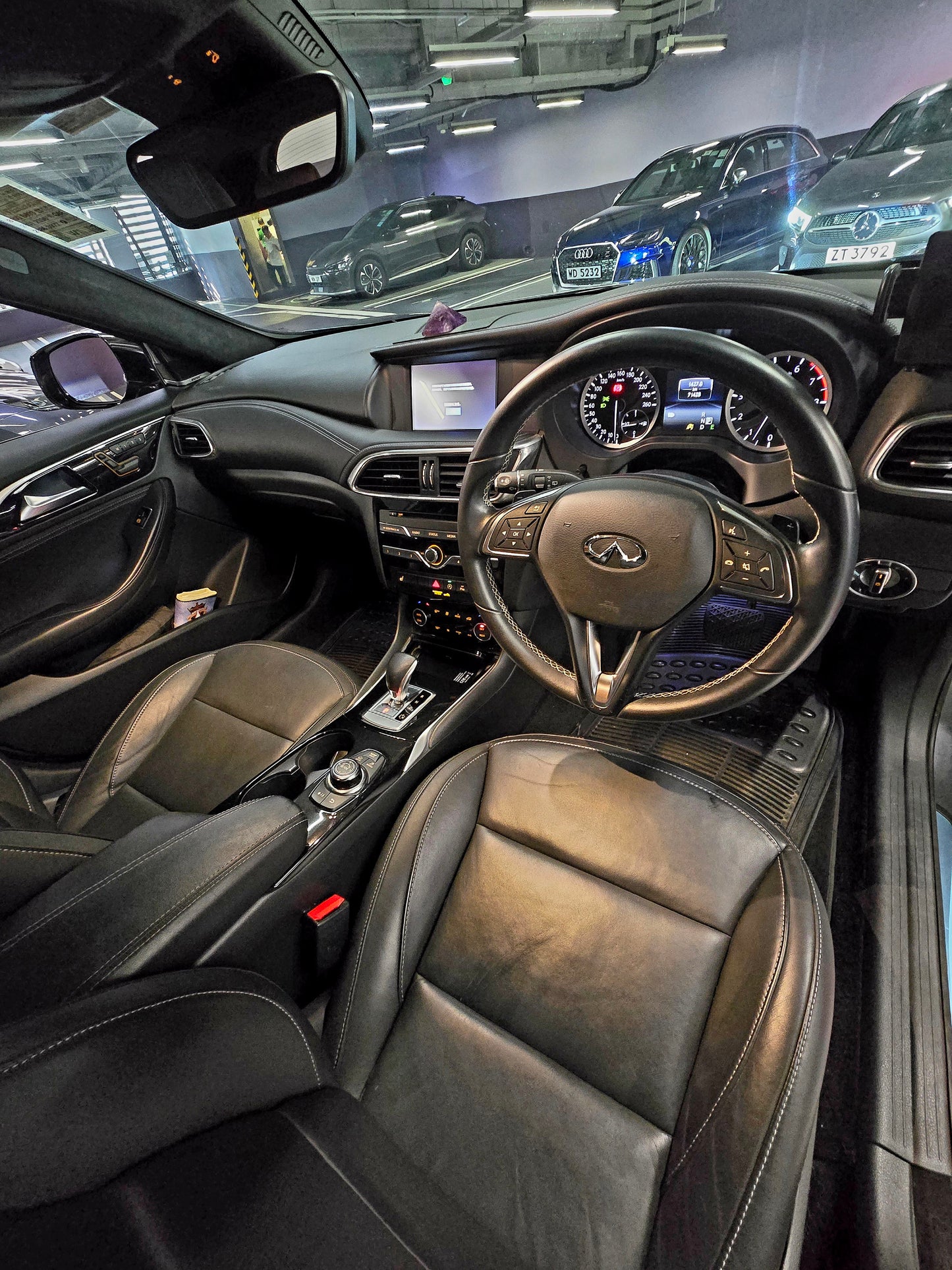 2017 INFINITI QX30 GT 2.0T AT