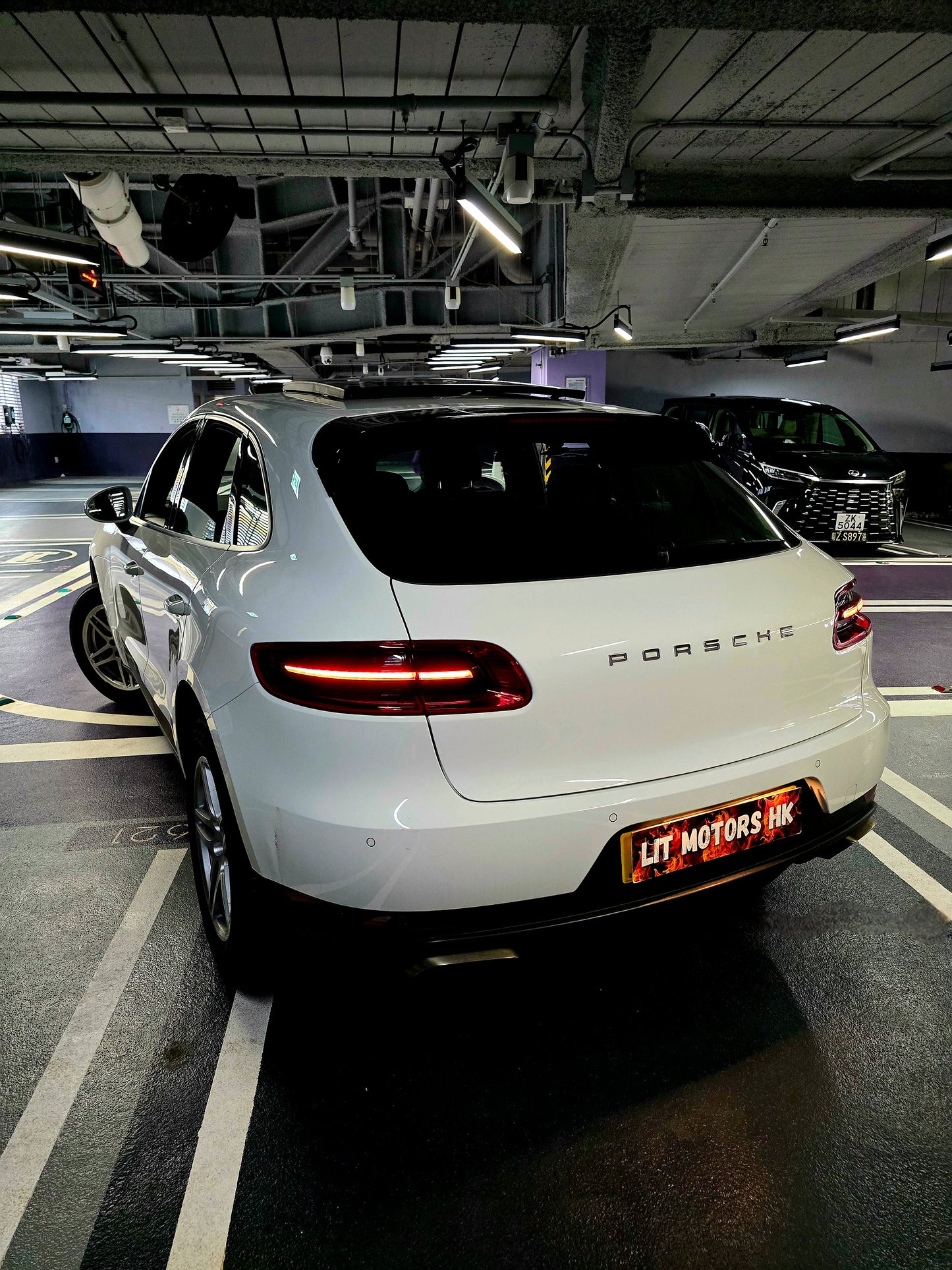 2015 PORSCHE MACAN 2.0T AT