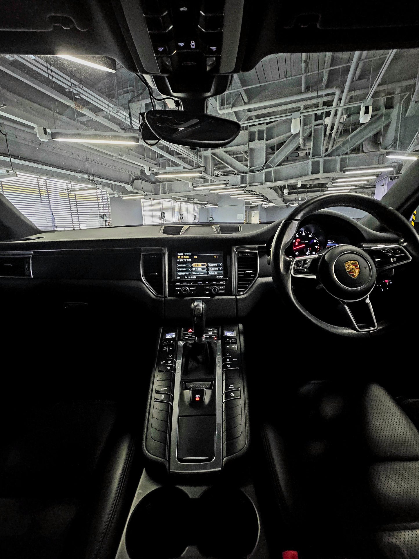 2015 PORSCHE MACAN 2.0T AT