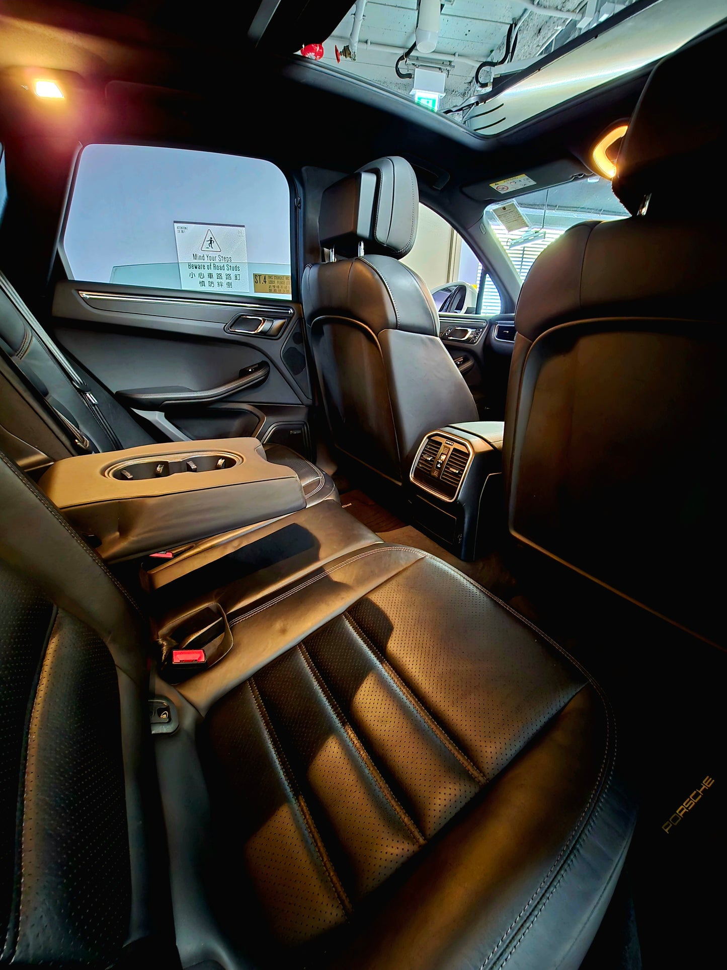 2015 PORSCHE MACAN 2.0T AT