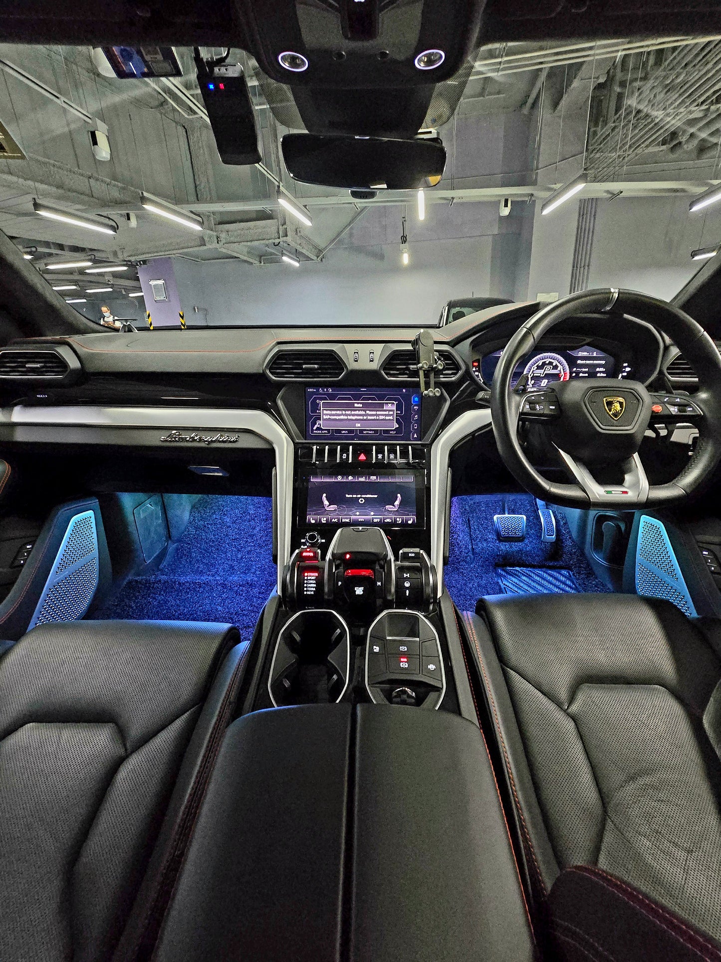 2018 LAMBORGHINI URUS 4.0 AT