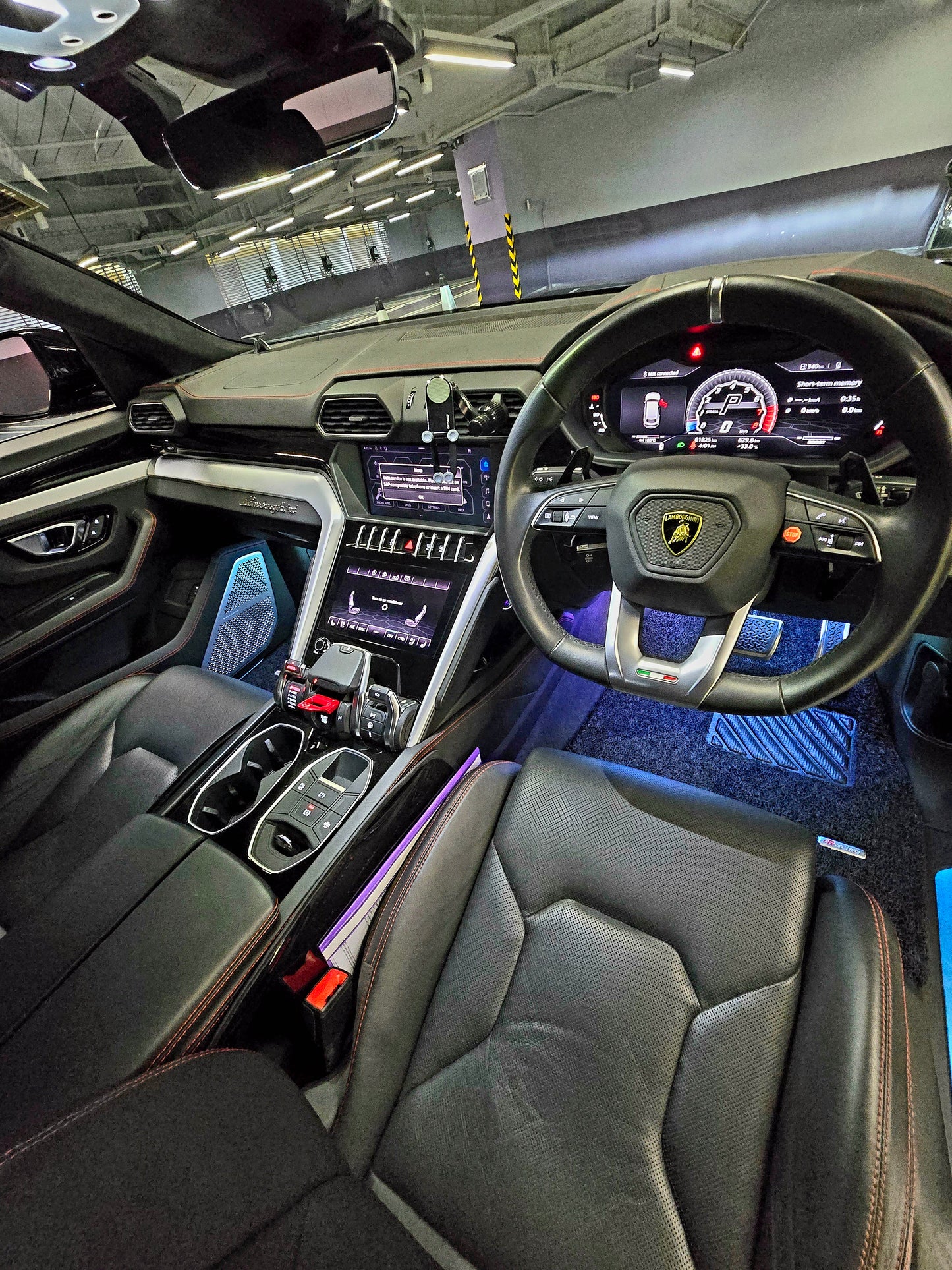 2018 LAMBORGHINI URUS 4.0 AT